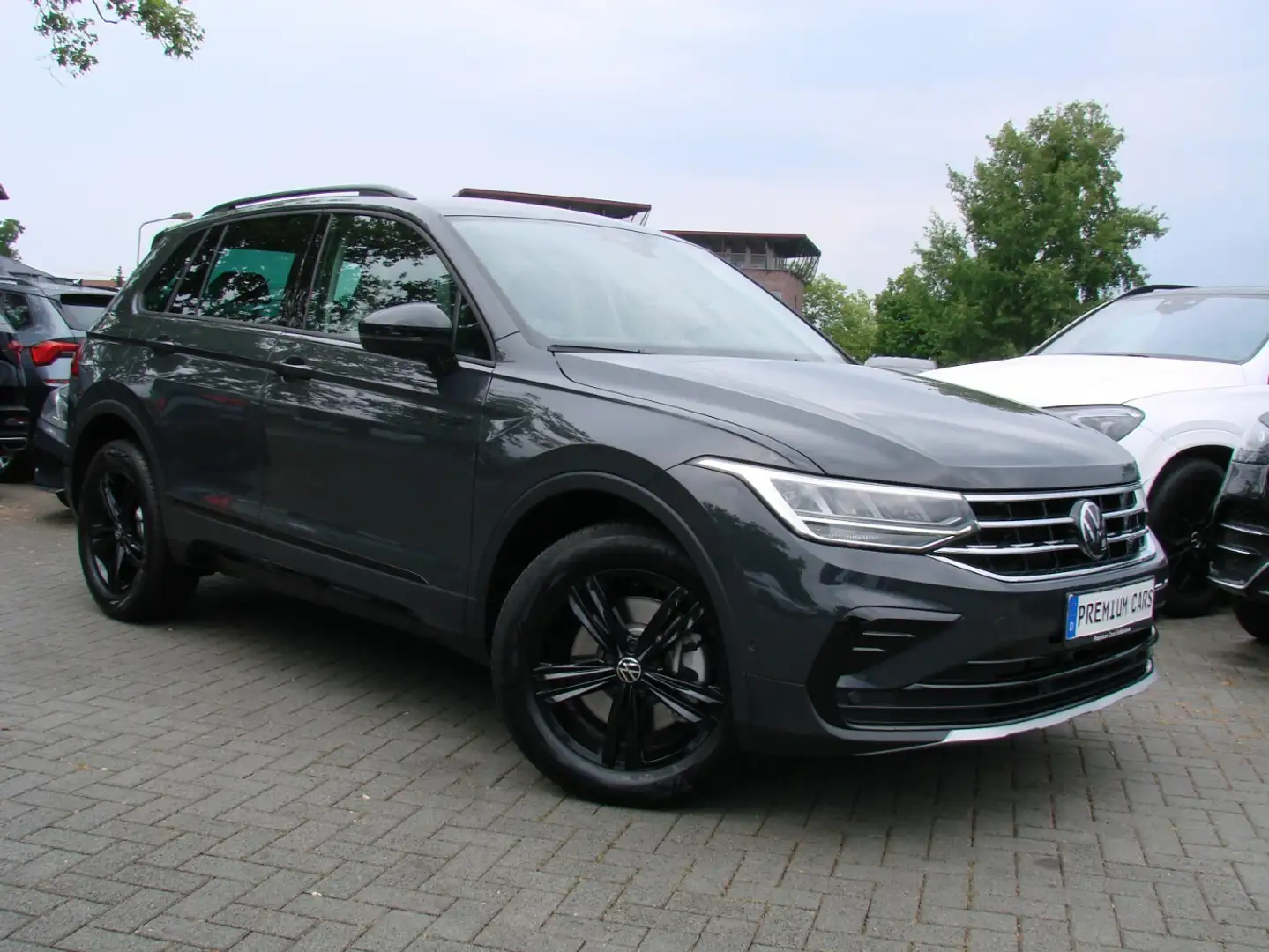 Volkswagen Tiguan 2.0TDI Urban Sport 4x4 ACC Navi LED Gris - 1