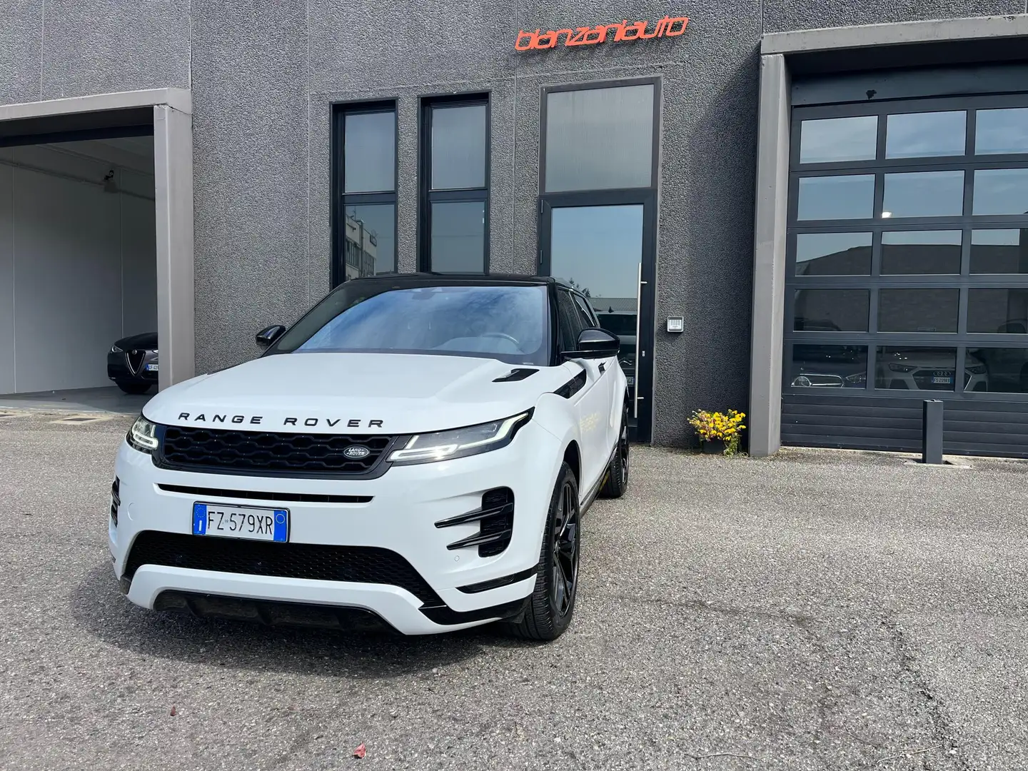 Land Rover Range Rover Evoque 2.0d i4 mhev HSE awd 240cv auto Bianco - 1