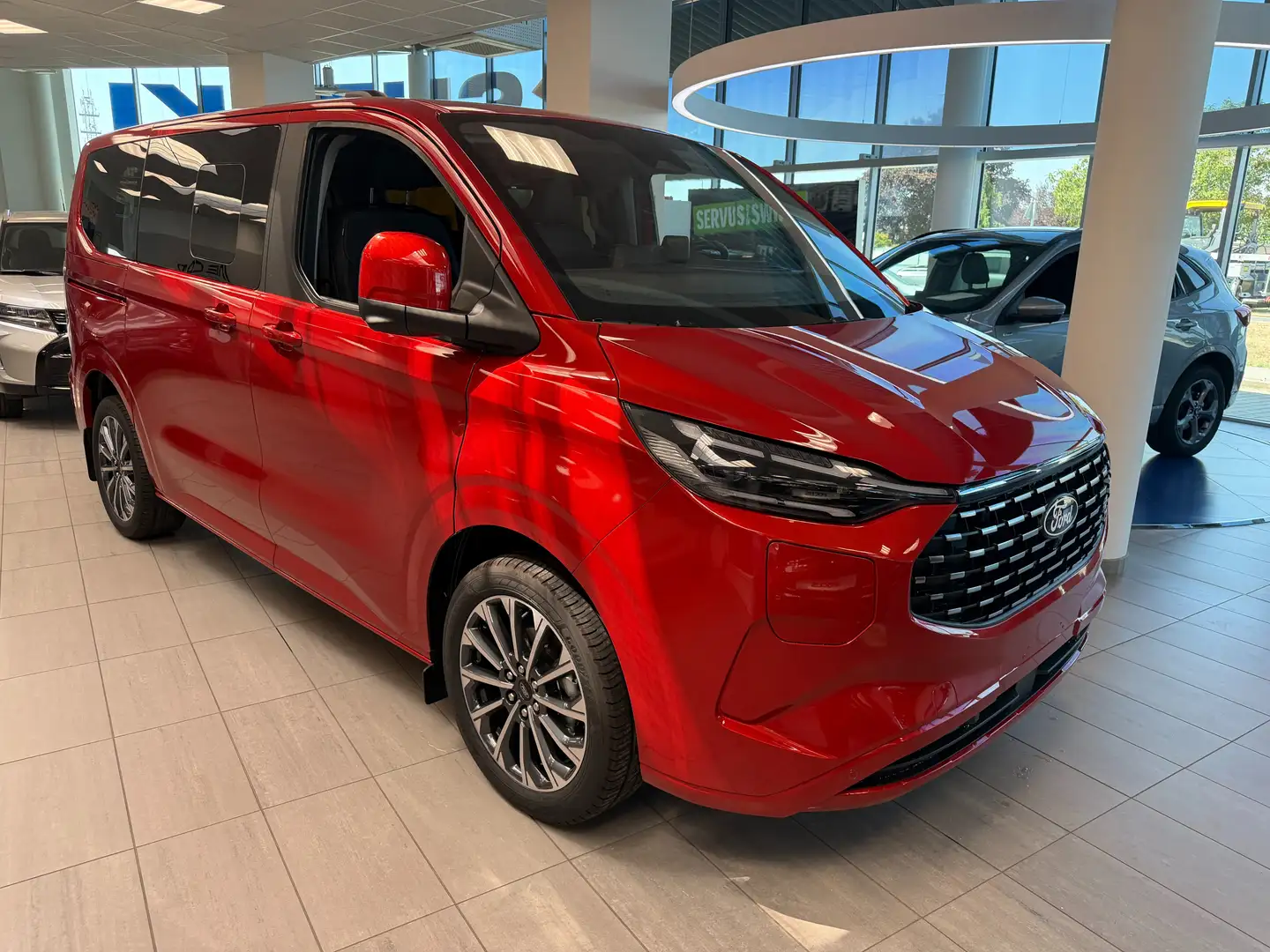 Ford Tourneo Custom 2.5 Duratec PHEV 340 L1 Titanium X Aut. Rot - 1