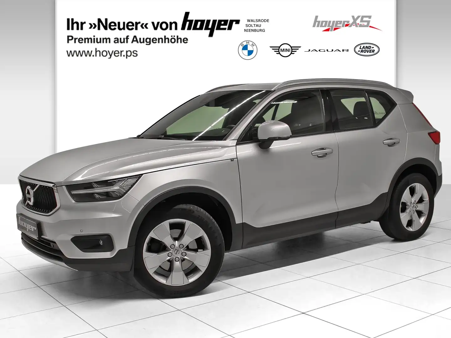 Volvo XC40 D4 AWD Geartronic Momentum AWD WLAN RFK Silber - 1