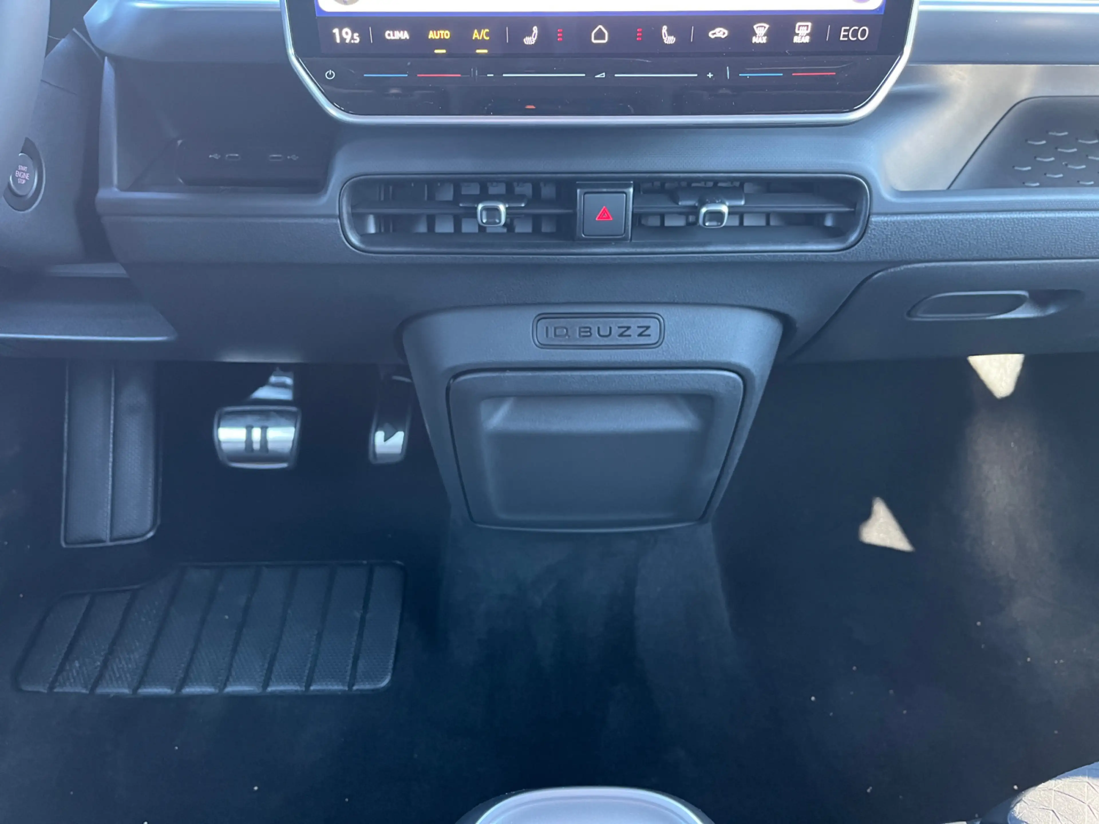 Volkswagen ID. Buzz GTX 4MOTION 250 KW KR Wärmepumpe Anhäng — photo 8