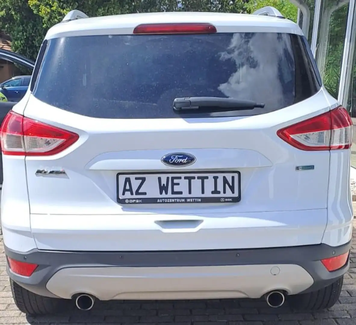 Ford Kuga 1.6 EcoBoost 2x4 Titanium Weiß - 2