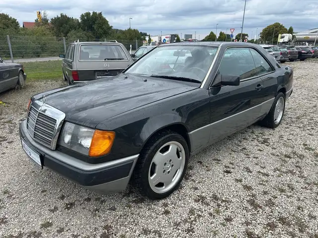 Mercedes-Benz 230 CE  3.Hand Gepflegter Zustand viele Neuteile