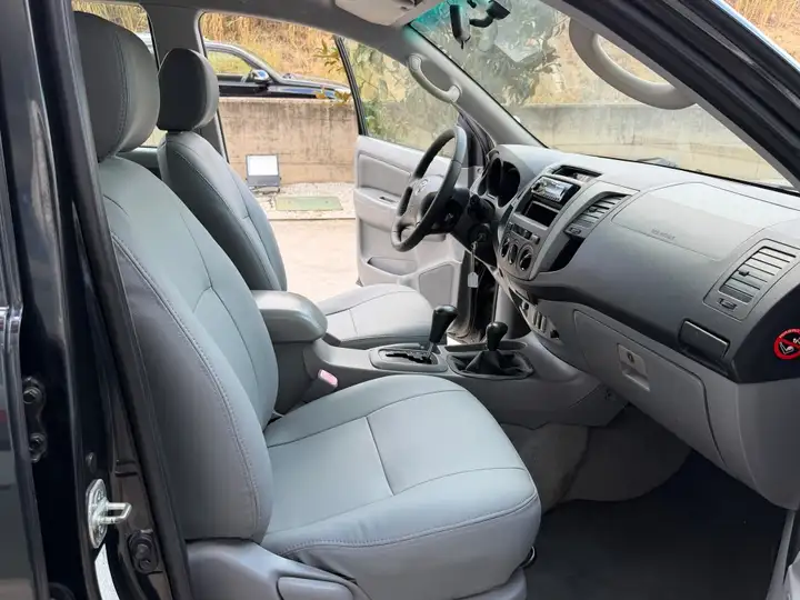 Toyota Hilux 2008, foto 11