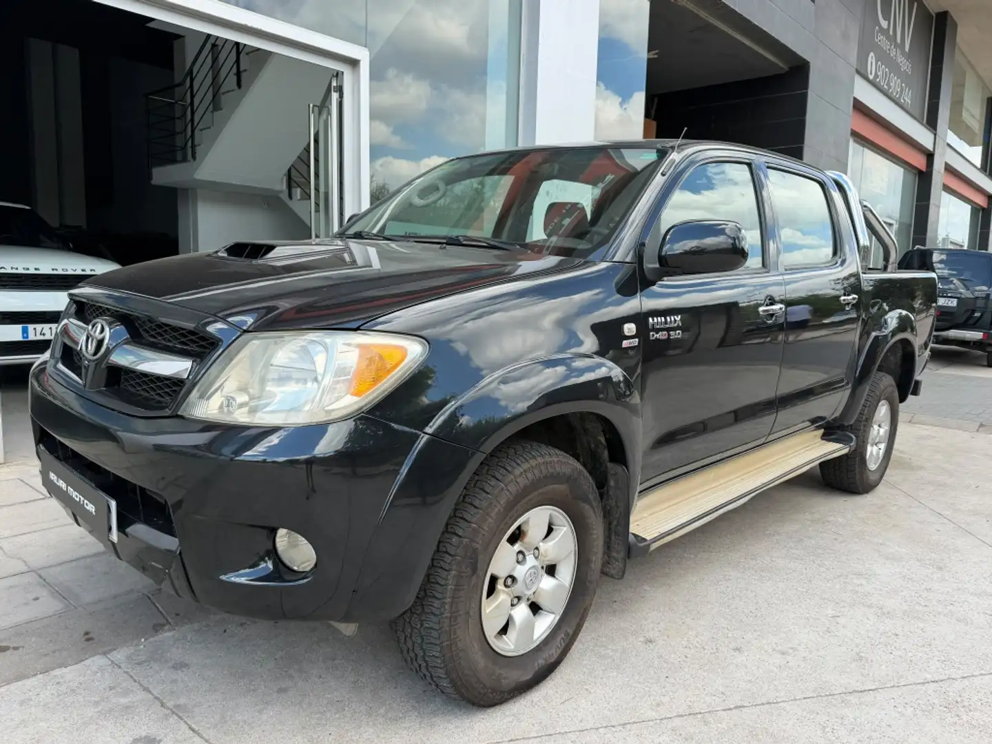 Toyota Hilux 3.0D-4D Doble Cabina VXL Aut. Negro - 2