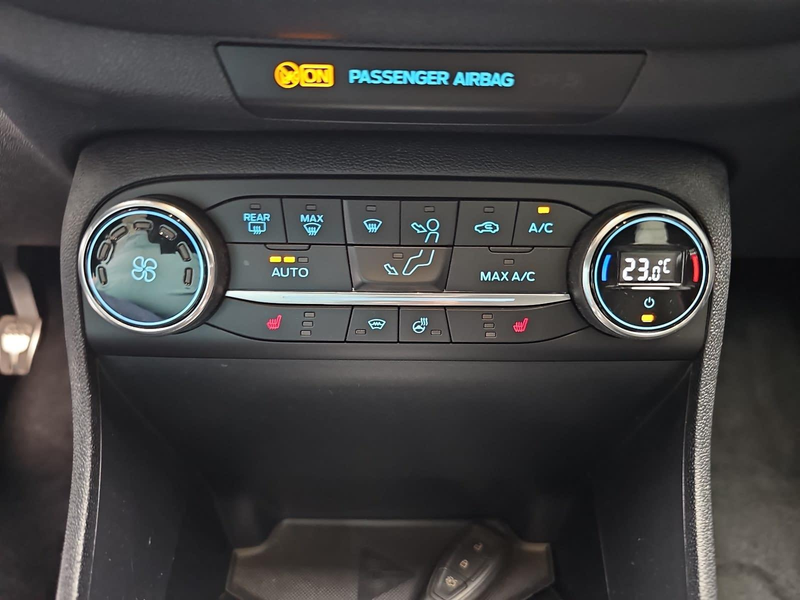 Ford Fiesta FIESTA 1.5 TDCI ST-LINE NAVI PANO KAMERA — photo 12