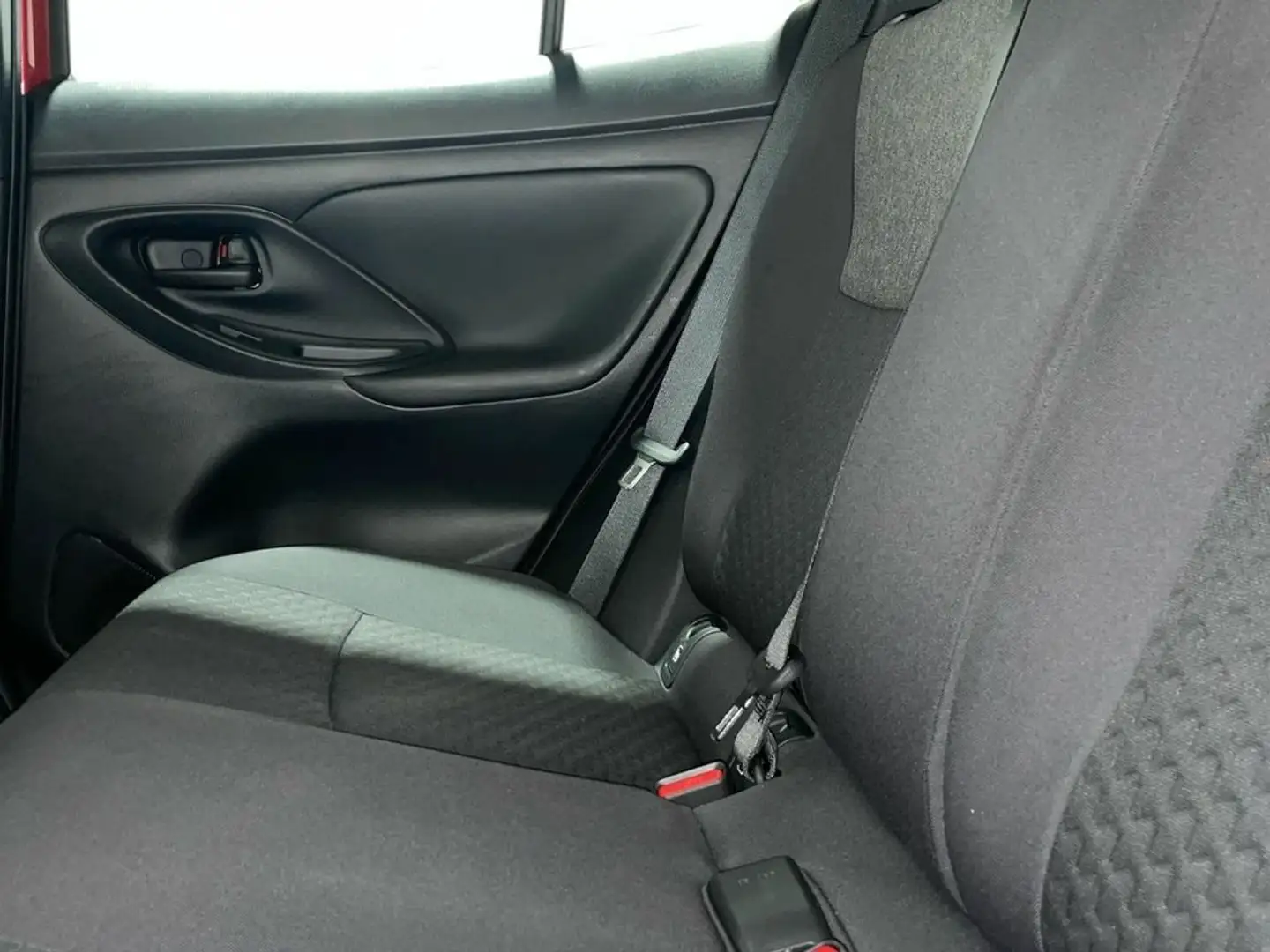 Toyota Yaris Cross Active Plus 120H Rot - 2