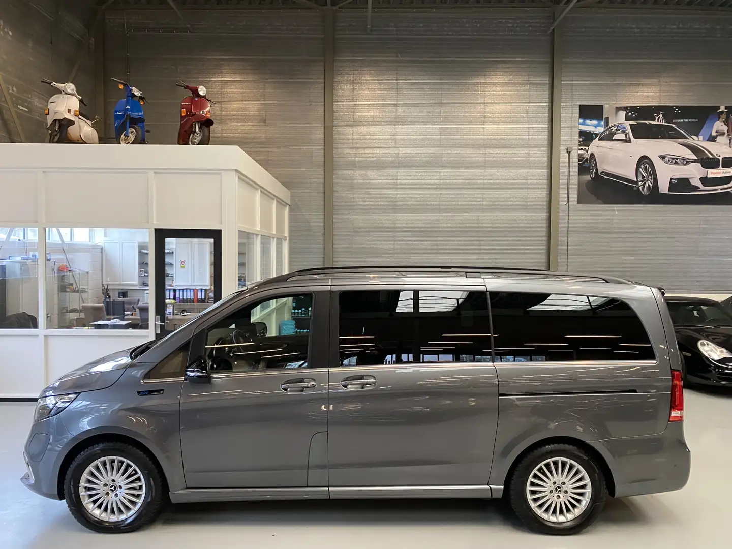 Mercedes-Benz EQV 300 L2 Avantgarde 90 kWh Burmester, Leder, Elektrische Сірий - 2