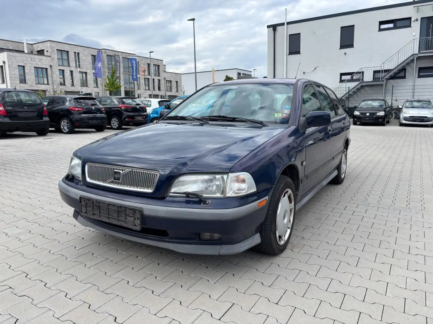 Volvo V40 - - 1