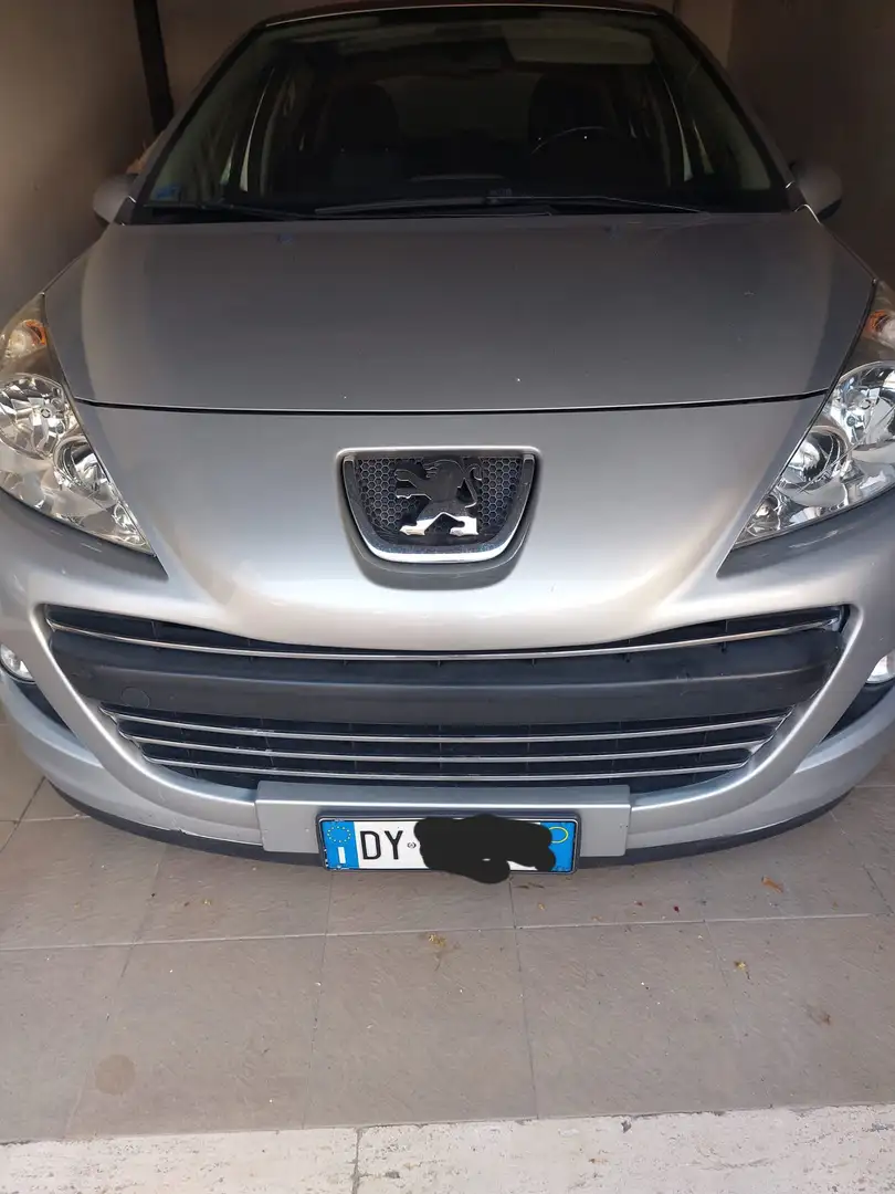 Peugeot 207 207 5p 1.6 hdi 16v 90 cv Šedá - 1