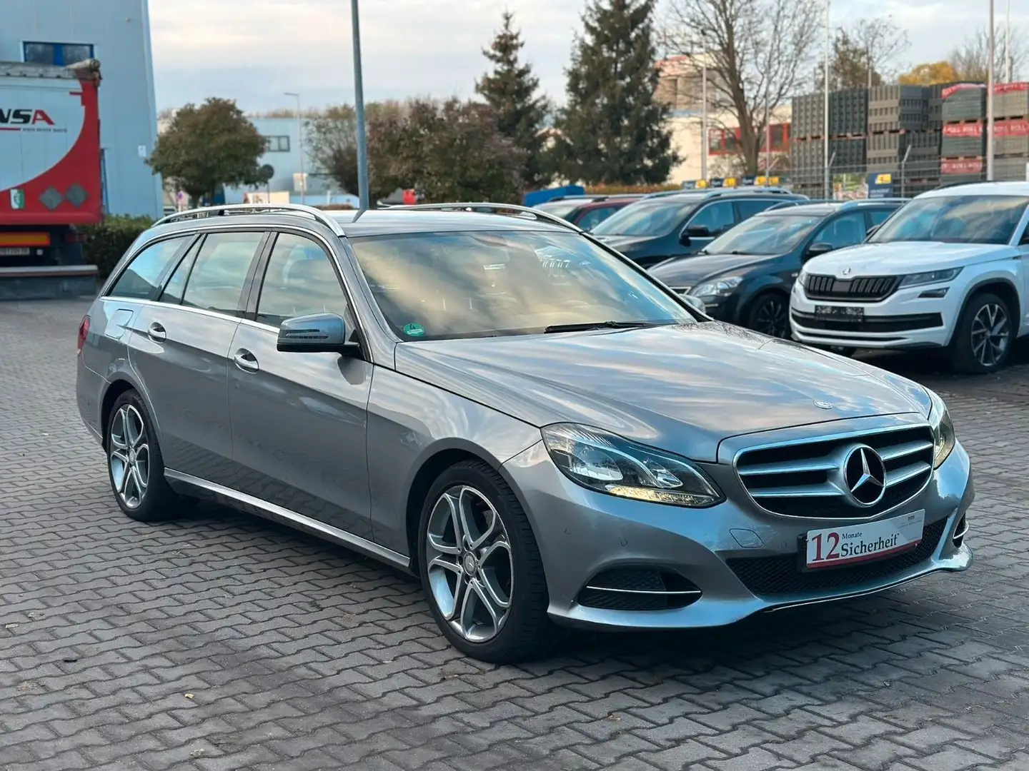 Mercedes-Benz E 200 T-Modell Garantie*LED*2-Zonen-Klima* Silber - 1