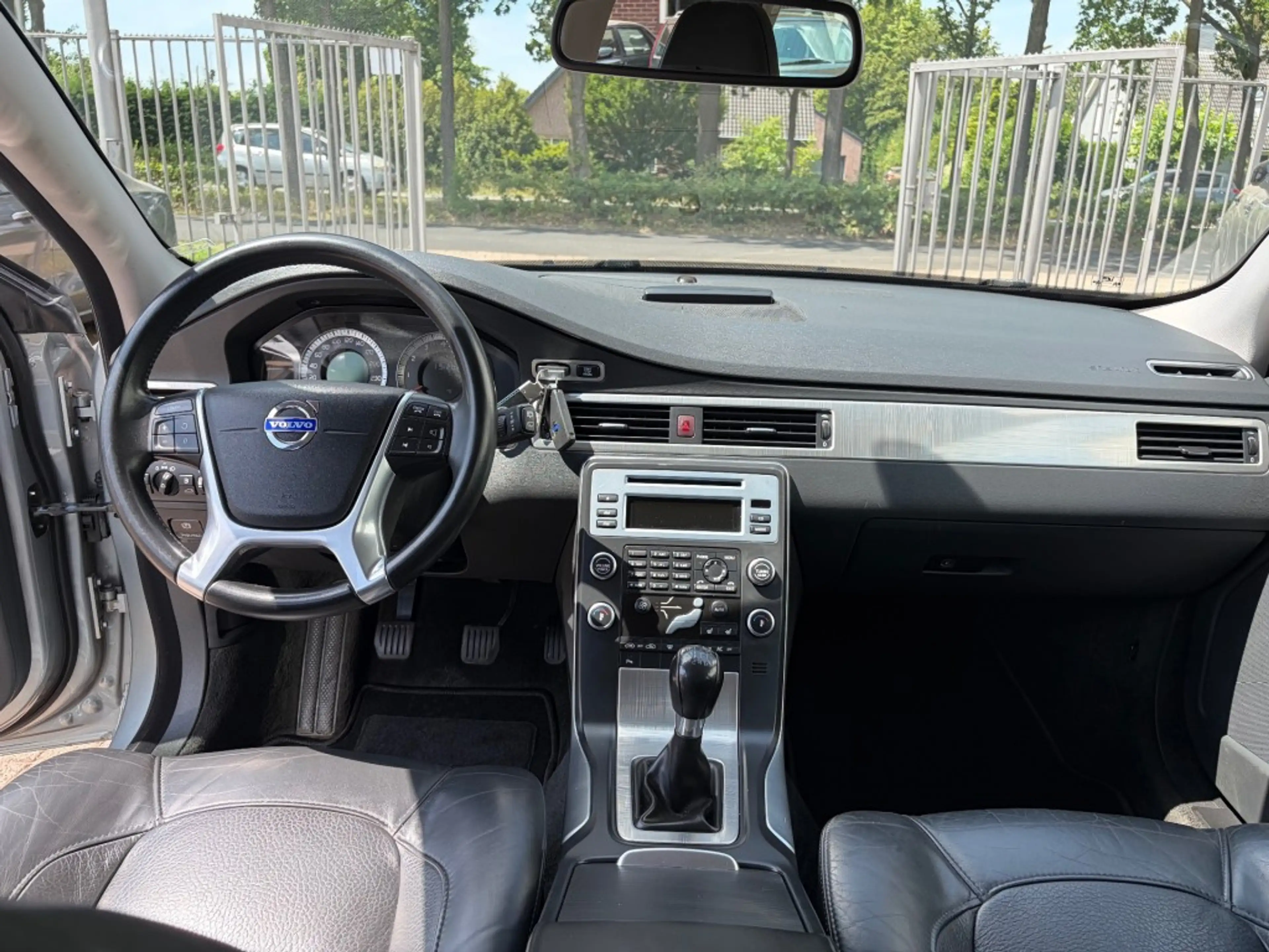 Volvo V70 2.0T Momentum Leder Trekhaal Stoelverwarming — photo 9