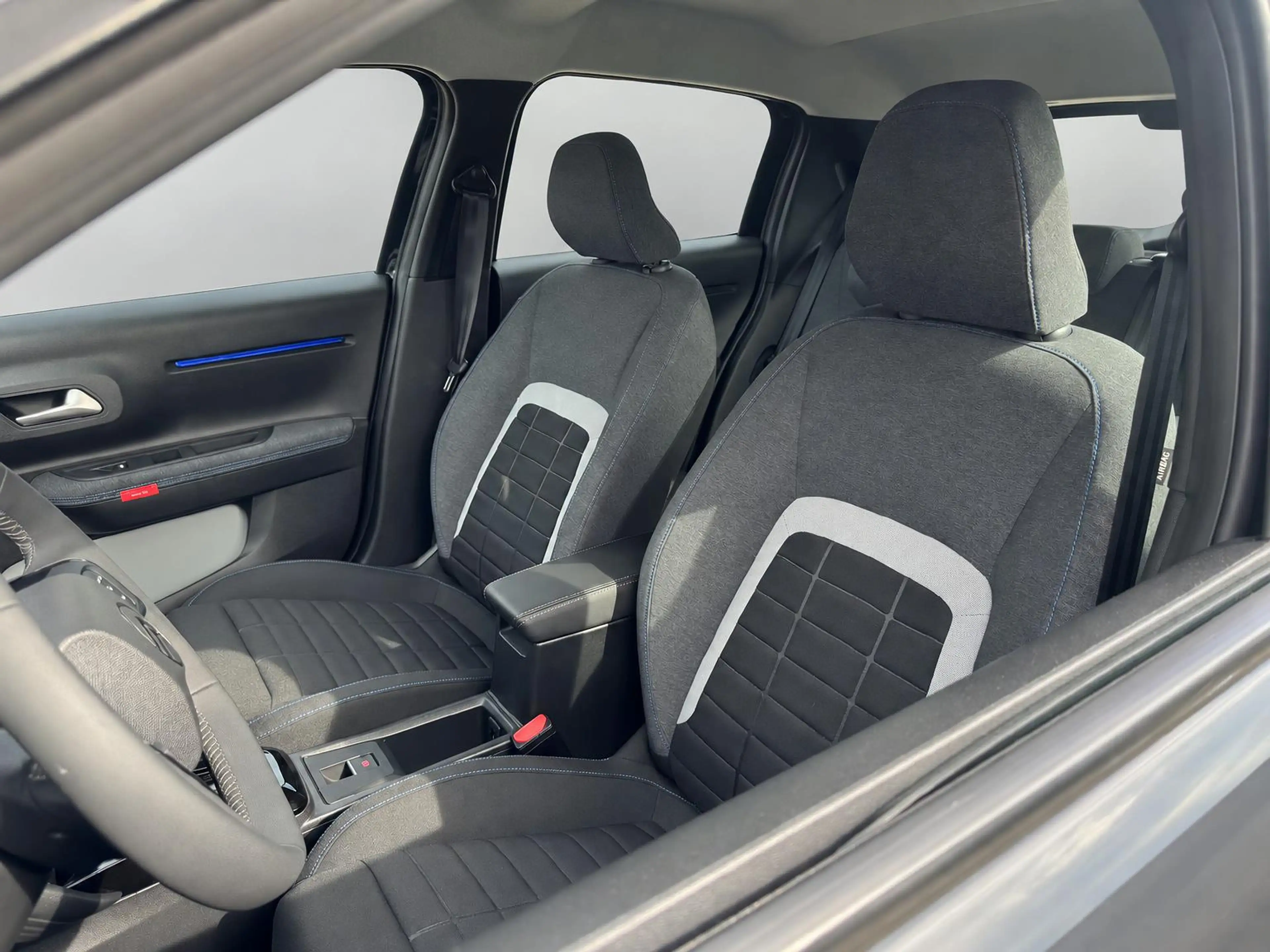 Citroen E-C3 Business 113pk Comfort Range 44 kWh | Accu 96% | N — photo 7