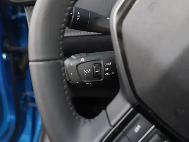 Peugeot 2008 view 7