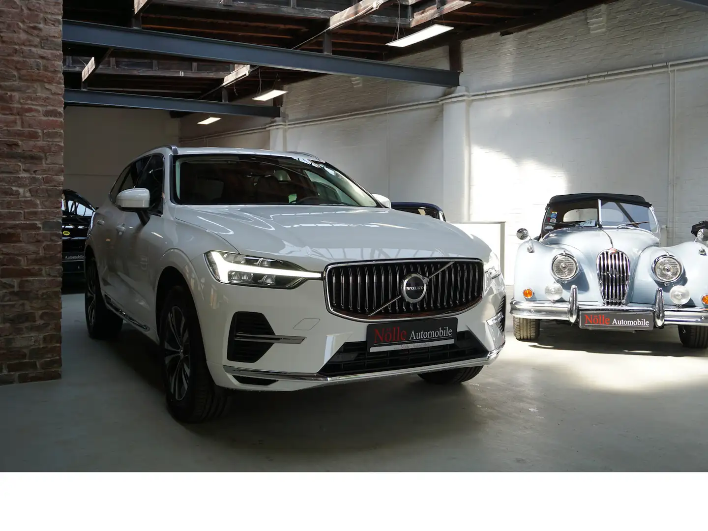 Volvo XC60 T6 Inscription AWD Hybrid Pano Leder AHK Wit - 2