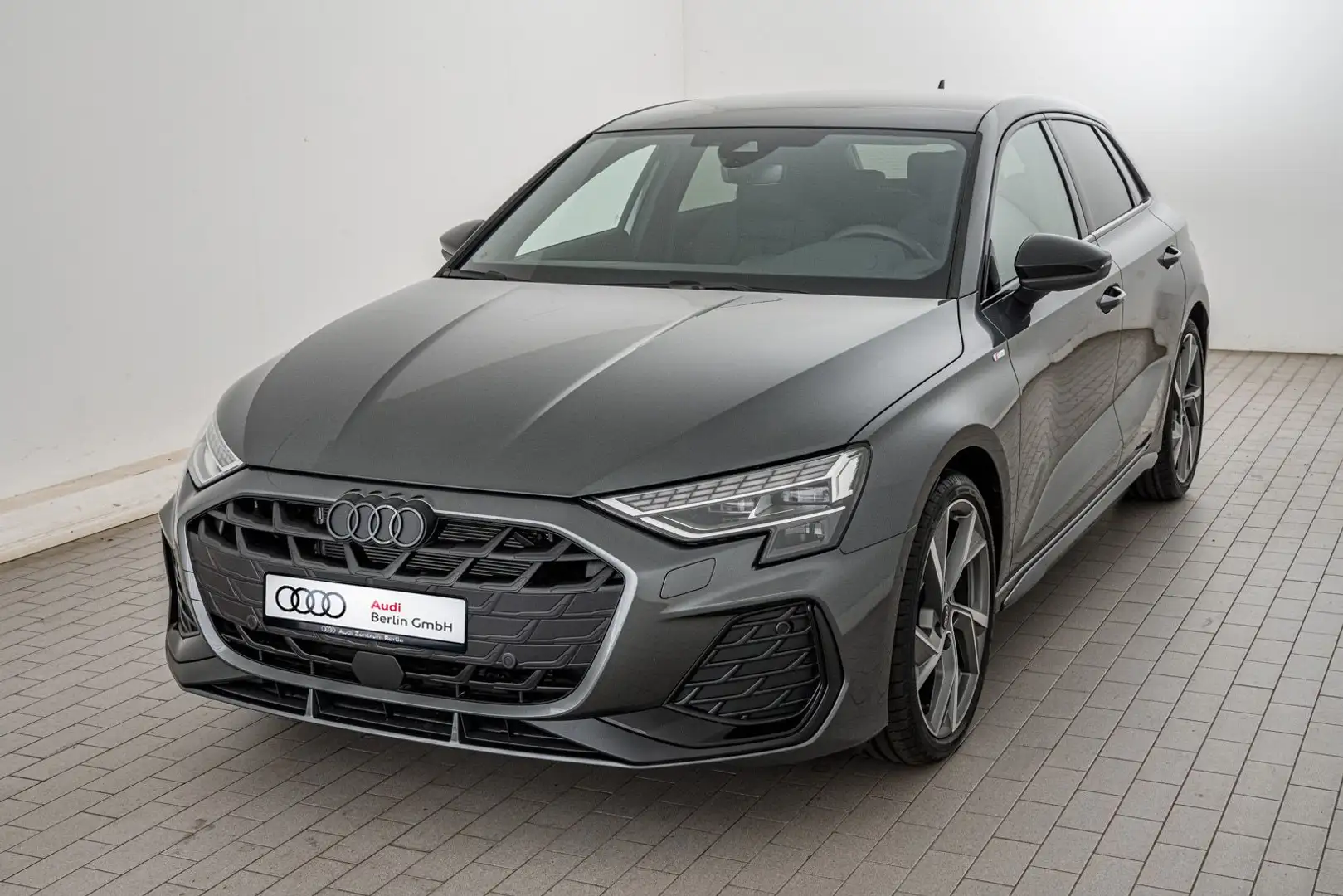 Audi A3 S line 35 TFSI S tronic Grau - 2
