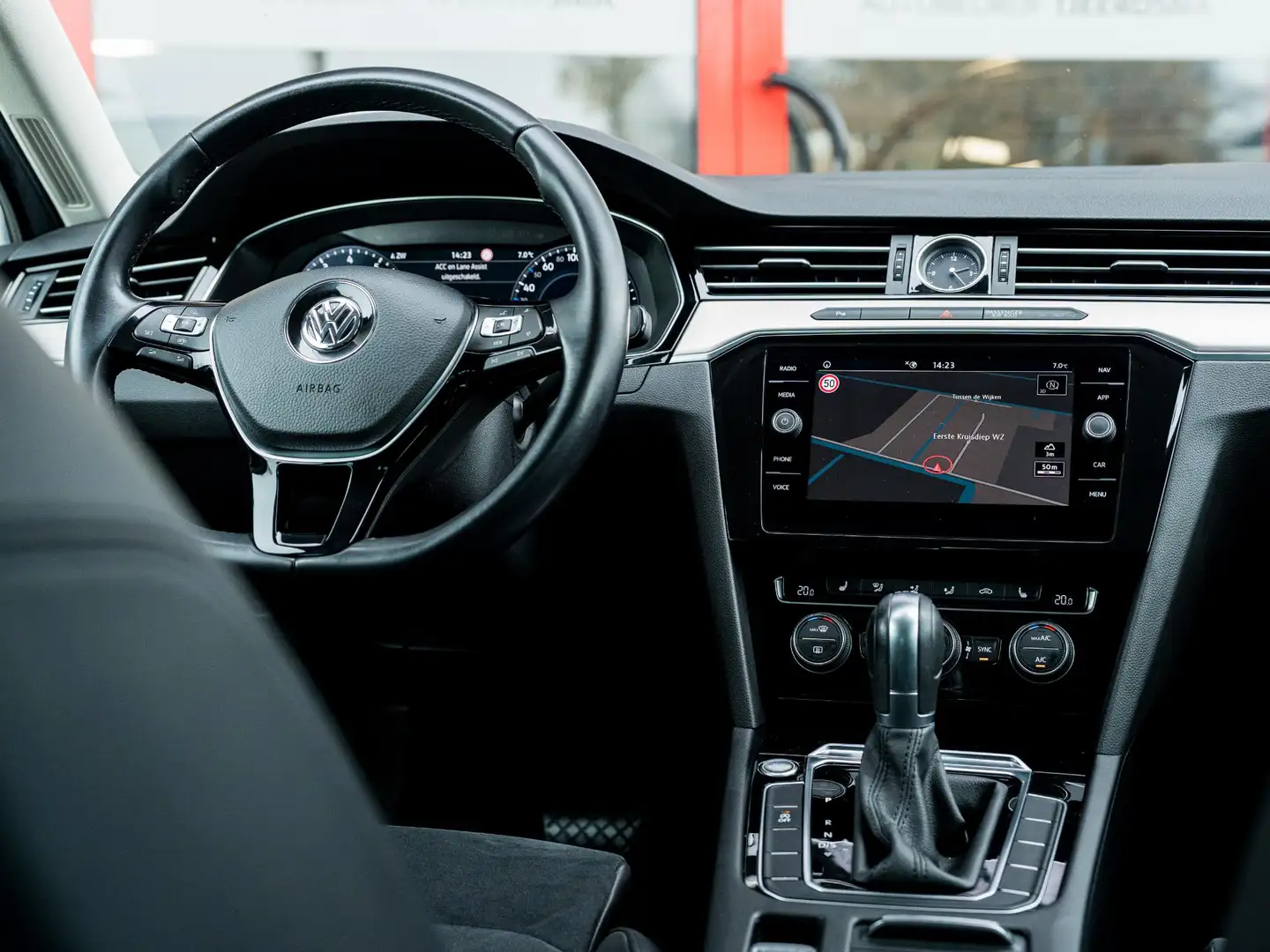 Volkswagen Passat Variant 1.5 TSI Highline | Camera | Virtual Cockpit | Stoe Grijs - 2