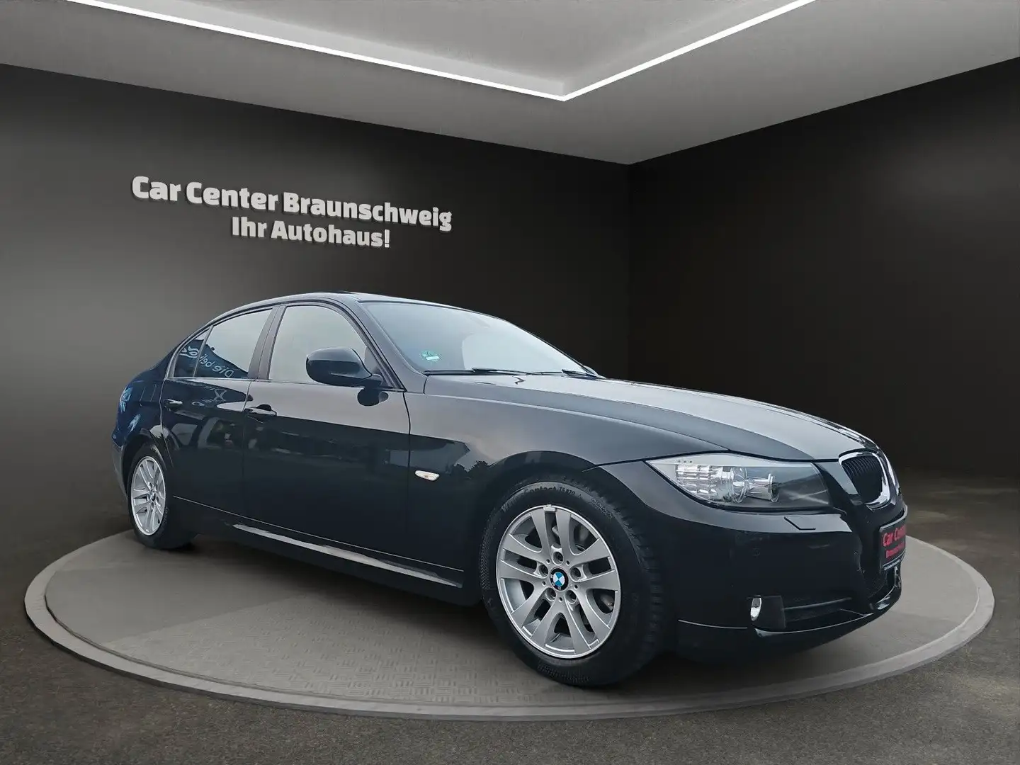 BMW 320 d Limousine M-Paket+Sport+Alu+LED Schwarz - 2