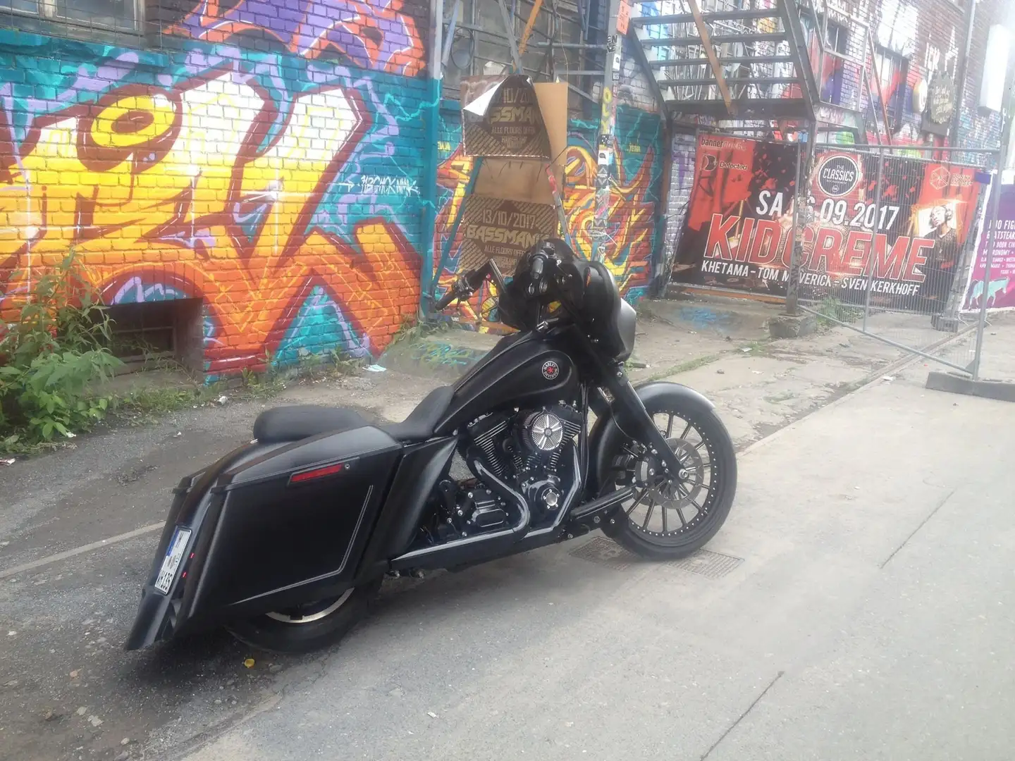 Harley-Davidson Street Glide FLHXS Schwarz - 2