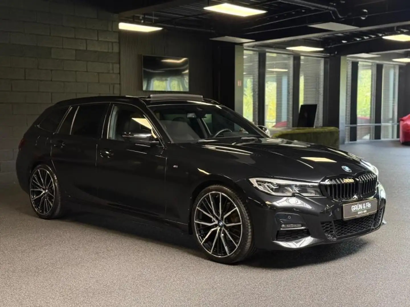 BMW 320 Touring M Sport *Pano*Lazer Noir - 1