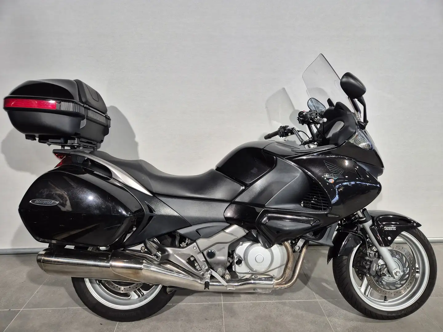 Honda NT 700 V ABS Zwart - 1