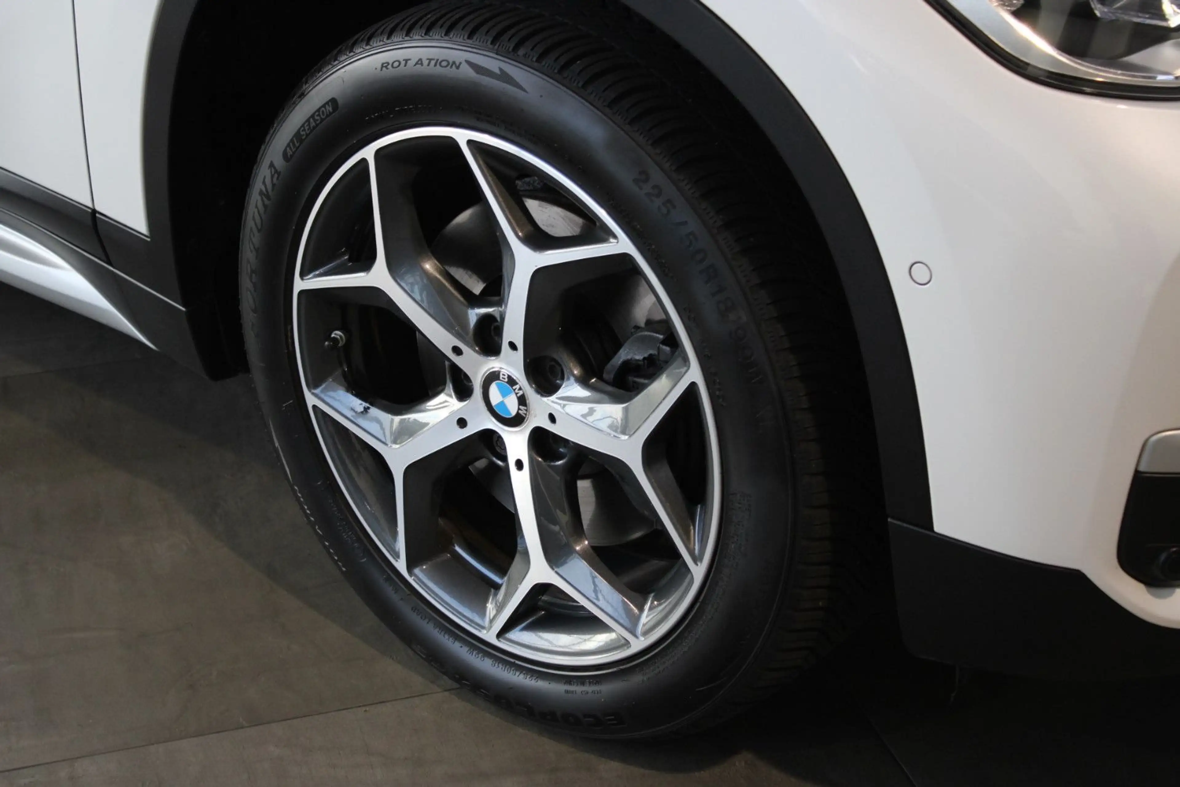 BMW X1 XDRIVE 25i X-LINE AUTOMATIK! AHK/PANO/HUD/LED — photo 14