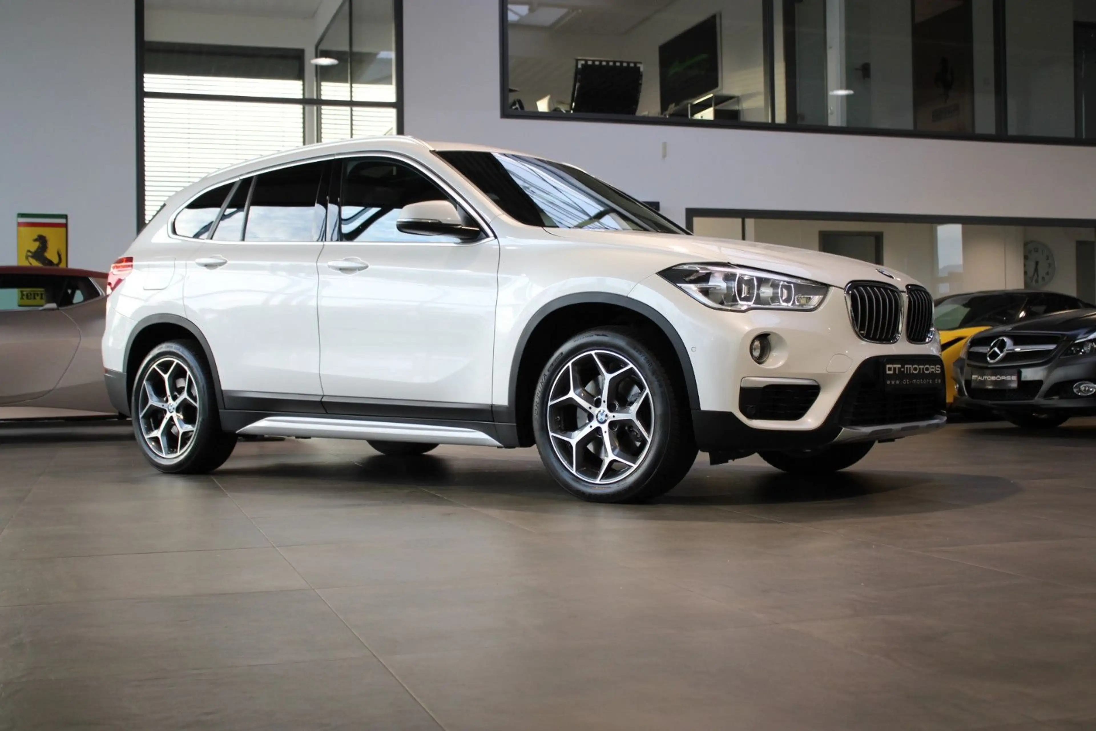 BMW X1 XDRIVE 25i X-LINE AUTOMATIK! AHK/PANO/HUD/LED — photo 13