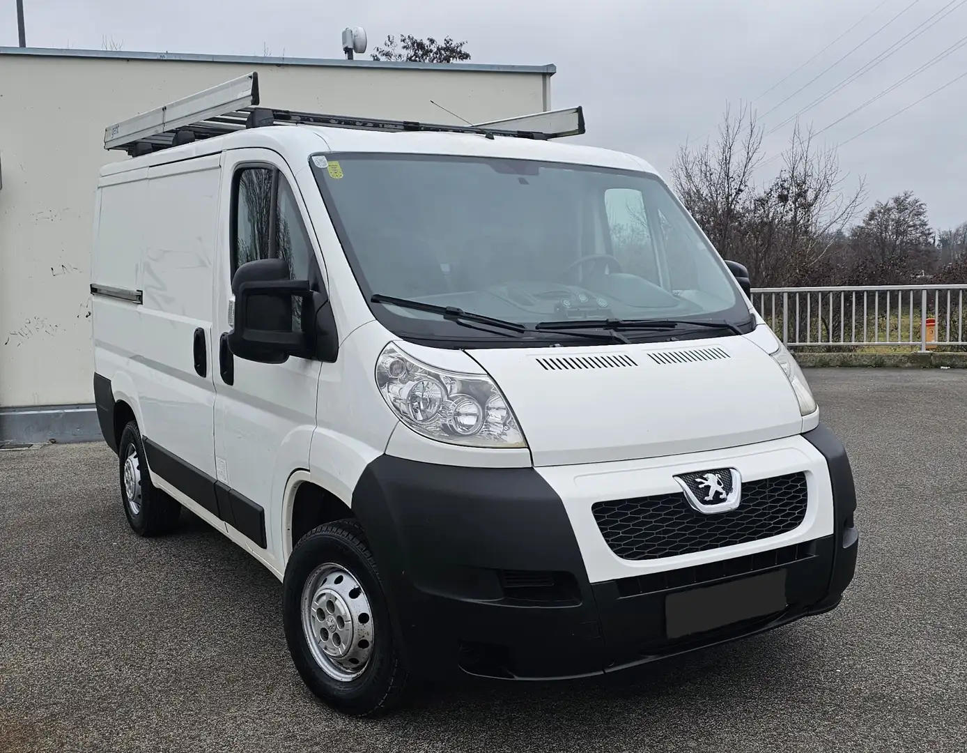 Peugeot Boxer Bus 3000 L1H1 2,2 HDi Weiß - 2