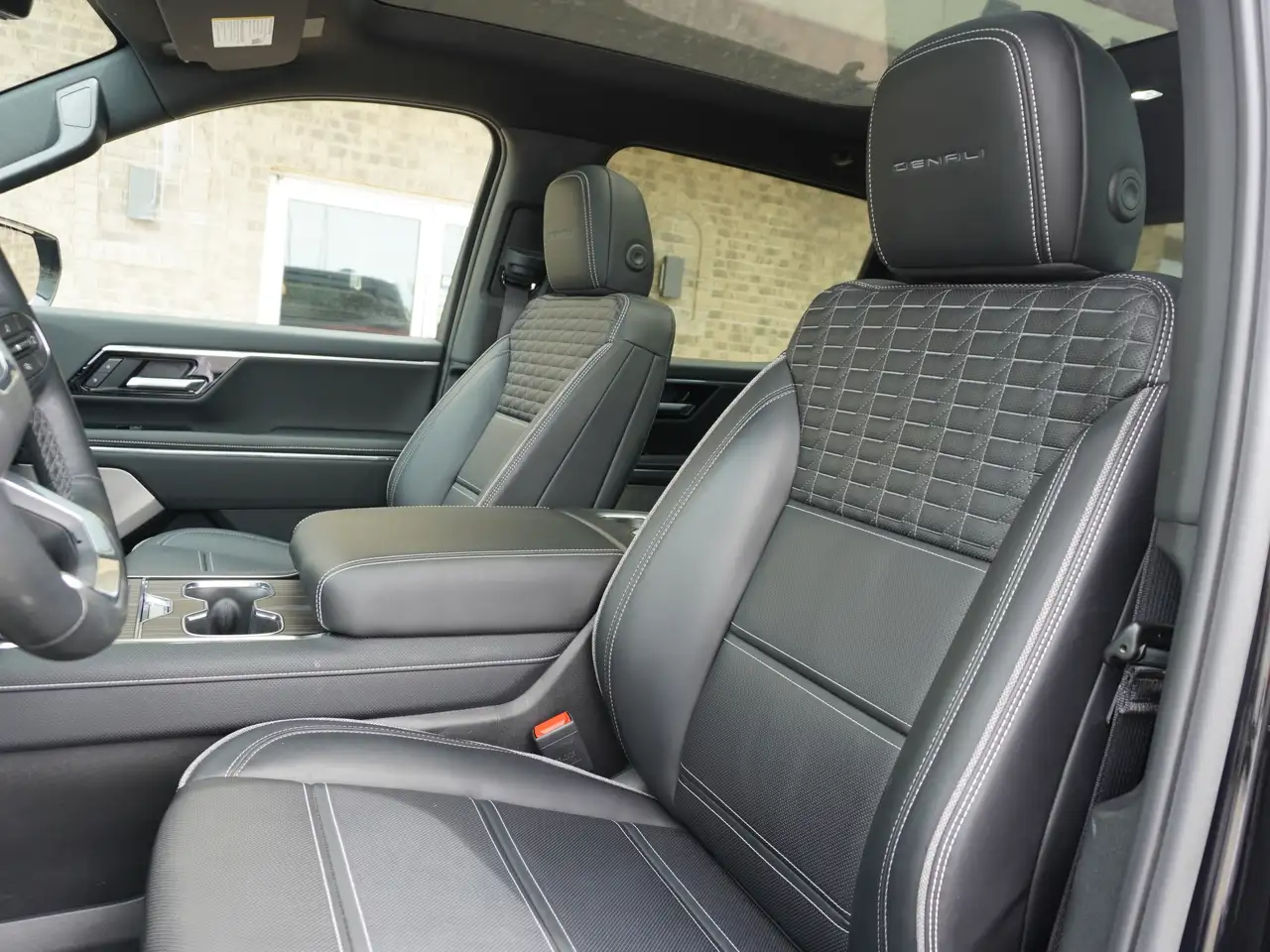 GMC Sierra EV снимка GMC Sierra EV