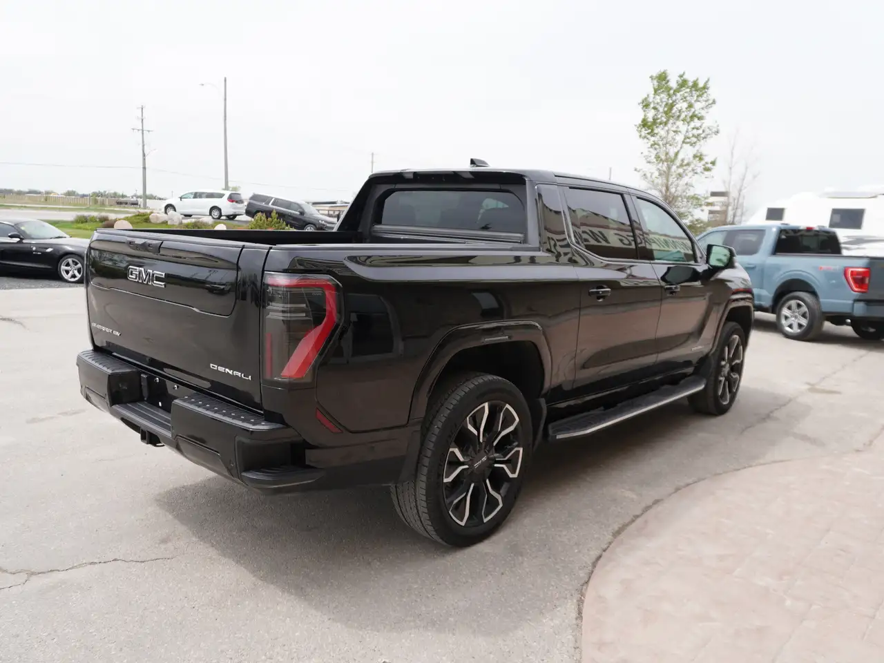 GMC Sierra EV снимка GMC Sierra EV