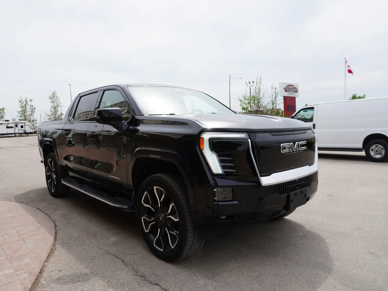 GMC Sierra EV снимка GMC Sierra EV