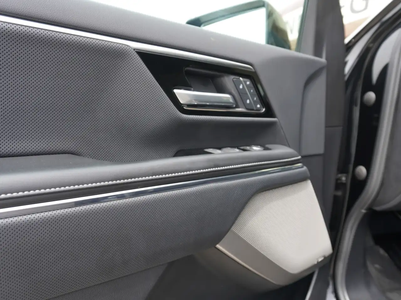 GMC Sierra EV снимка GMC Sierra EV