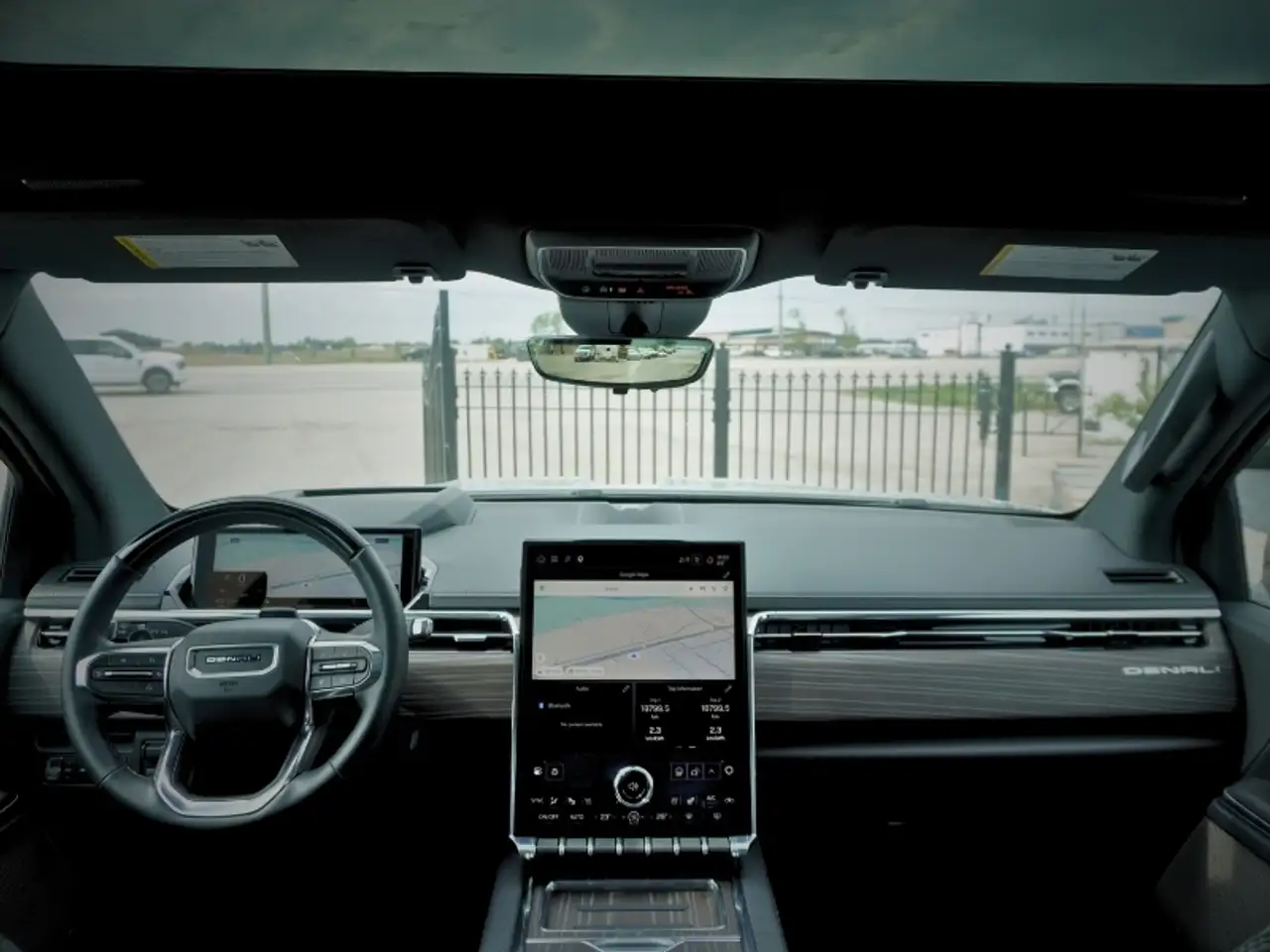 GMC Sierra EV снимка GMC Sierra EV