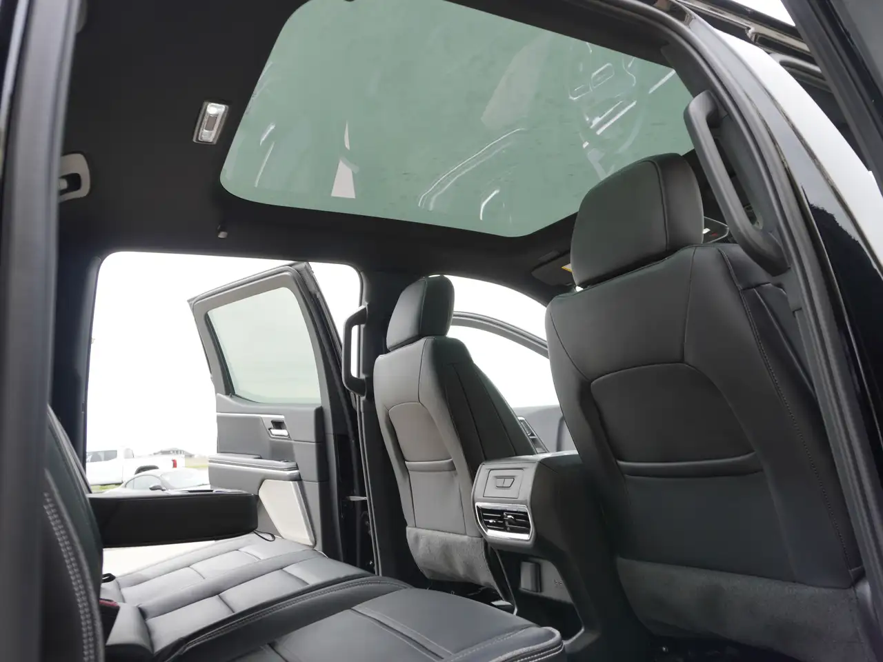 GMC Sierra EV снимка GMC Sierra EV