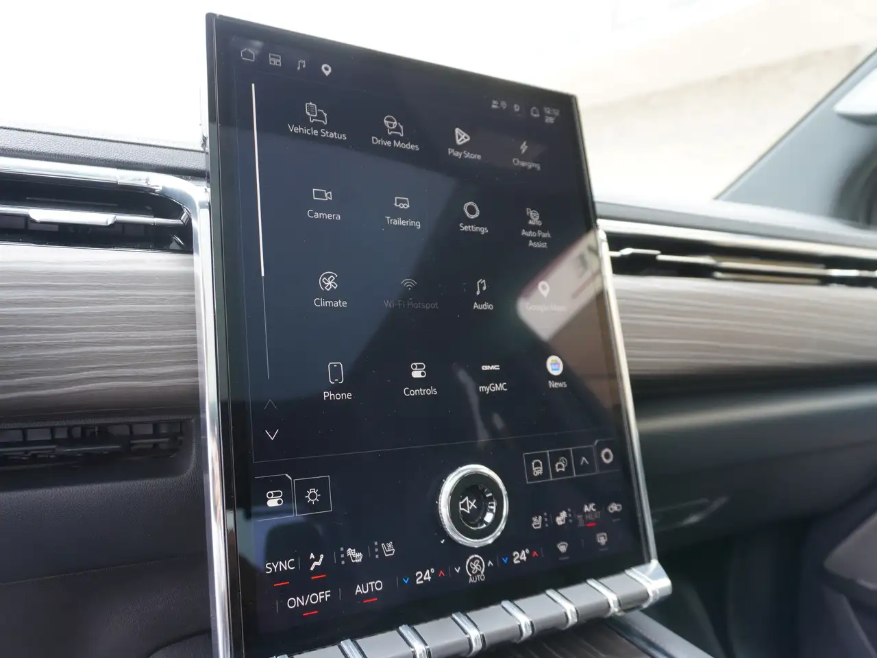 GMC Sierra EV снимка GMC Sierra EV