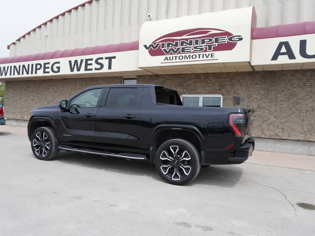 GMC Sierra EV снимка GMC Sierra EV