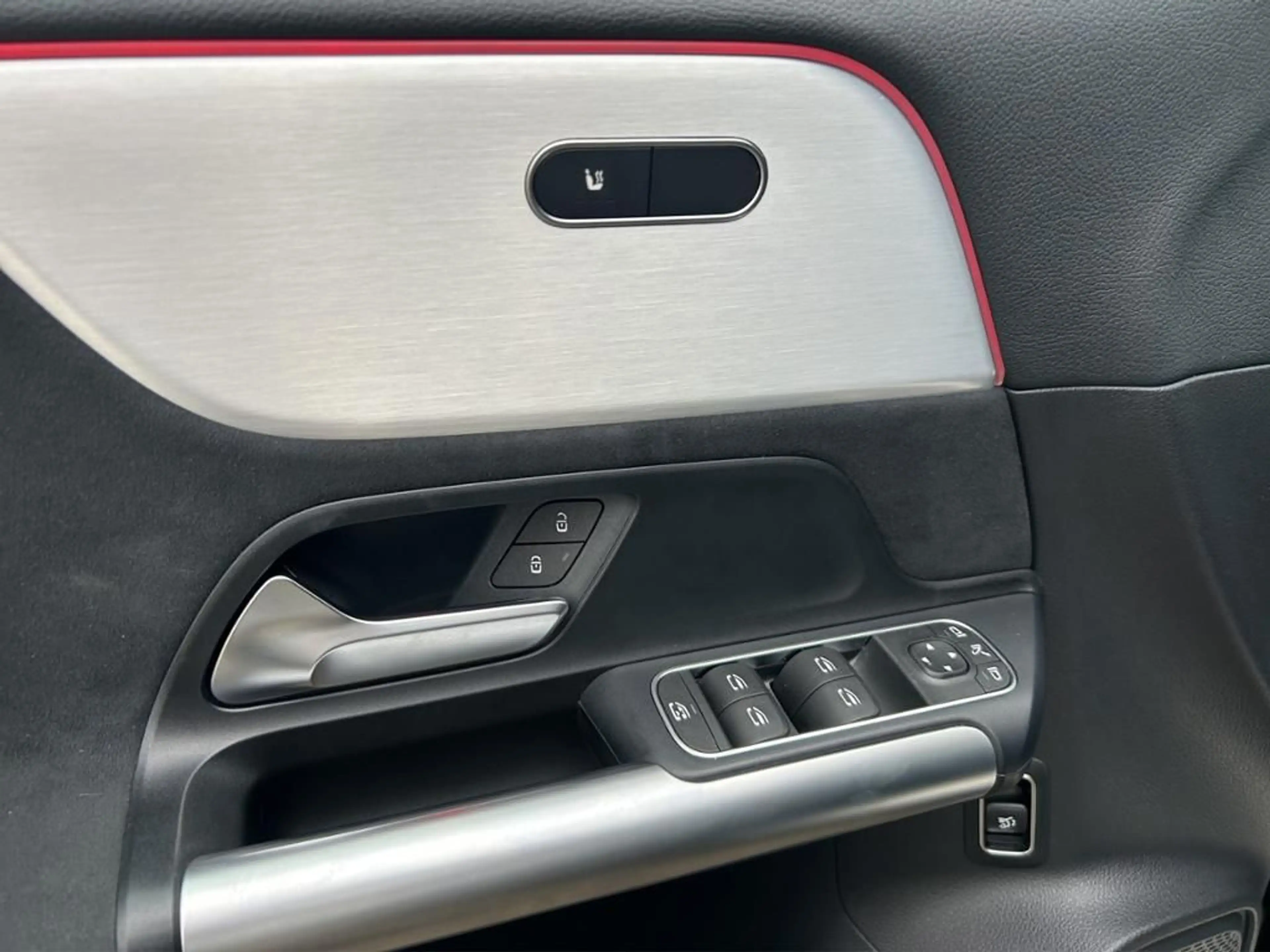 Mercedes-Benz GLA 200 AHK AUT Fernlichtass. Kam. KeyLess LED — photo 7