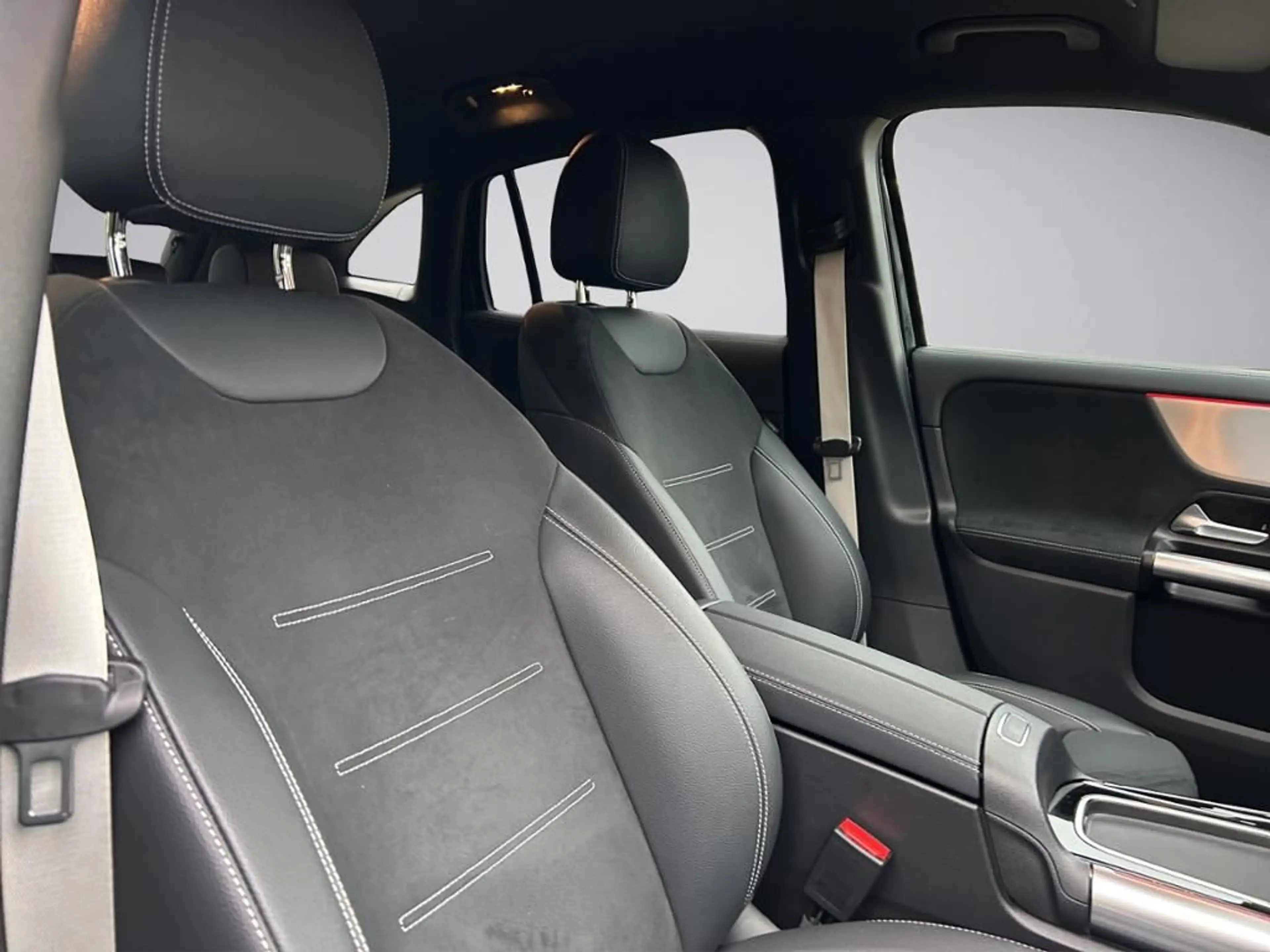 Mercedes-Benz GLA 200 AHK AUT Fernlichtass. Kam. KeyLess LED — photo 12