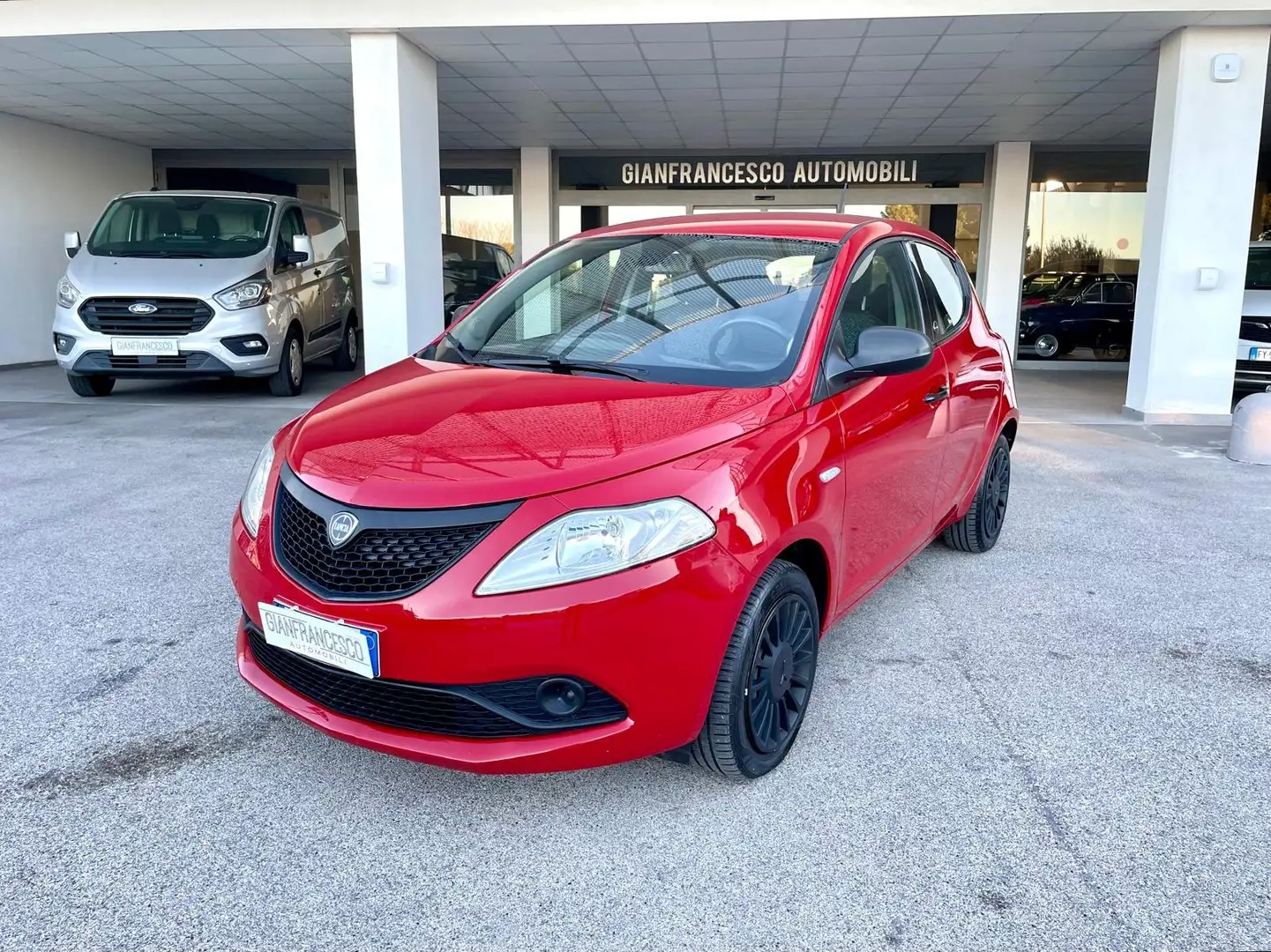 Lancia Ypsilon 1.0 Firefly Hybrid Silver Rojo - 1