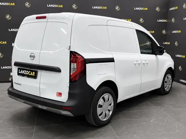 Nissan Townstar view 4