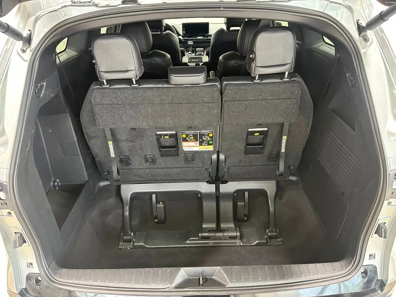 Toyota Sienna снимка Toyota Sienna
