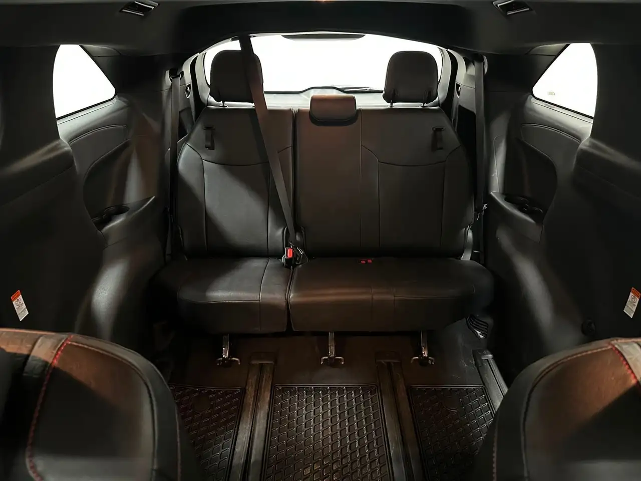 Toyota Sienna снимка Toyota Sienna