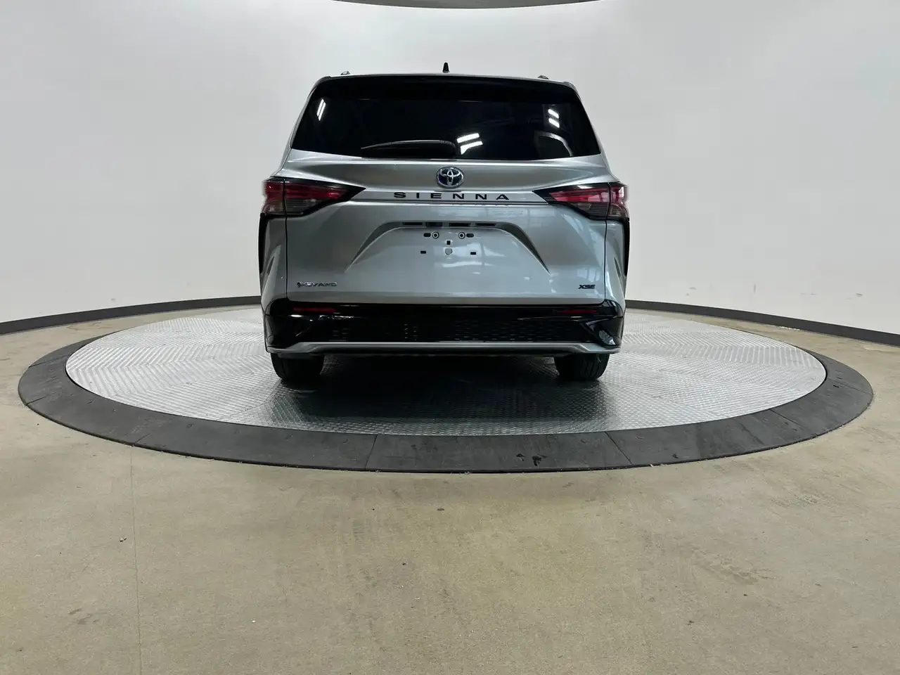 Toyota Sienna снимка Toyota Sienna