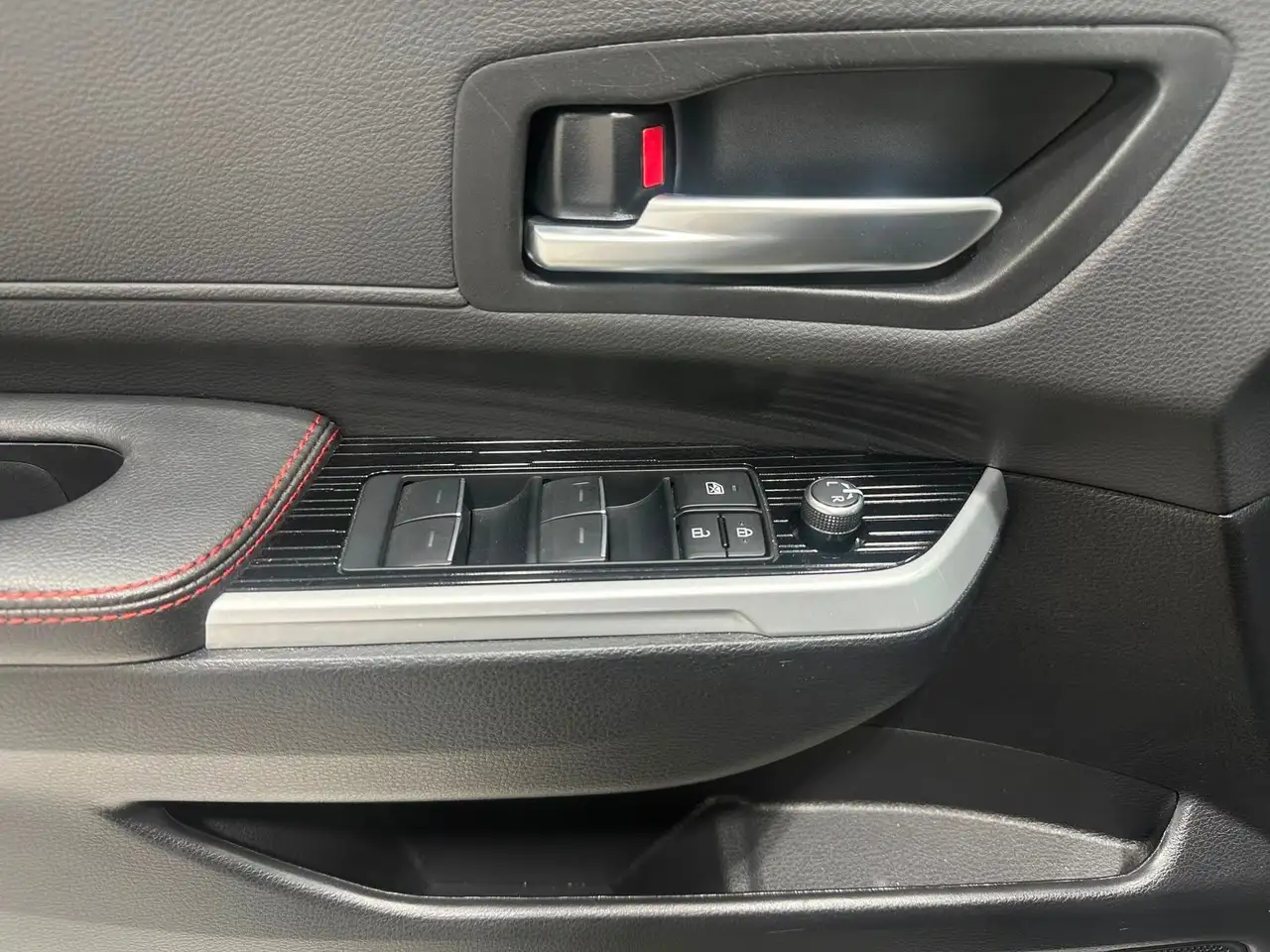 Toyota Sienna снимка Toyota Sienna