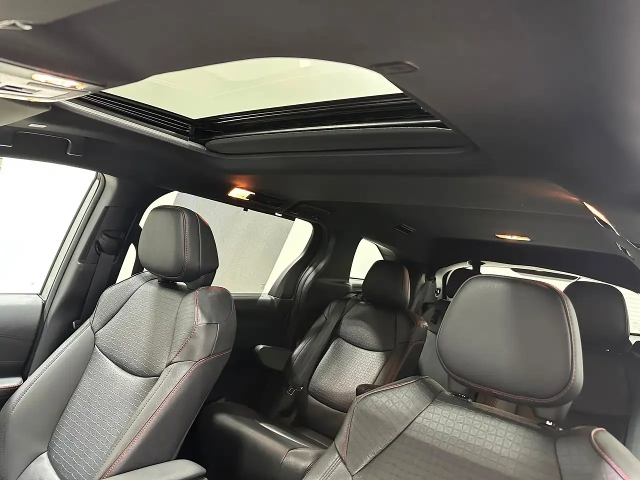Toyota Sienna снимка Toyota Sienna
