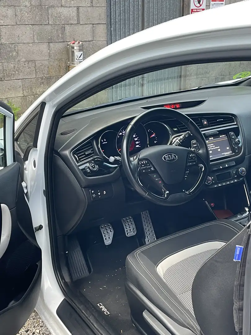 Kia ProCeed / pro_cee'd Pro_Cee´d 1.6CRDI VGT Drive 136 - 2