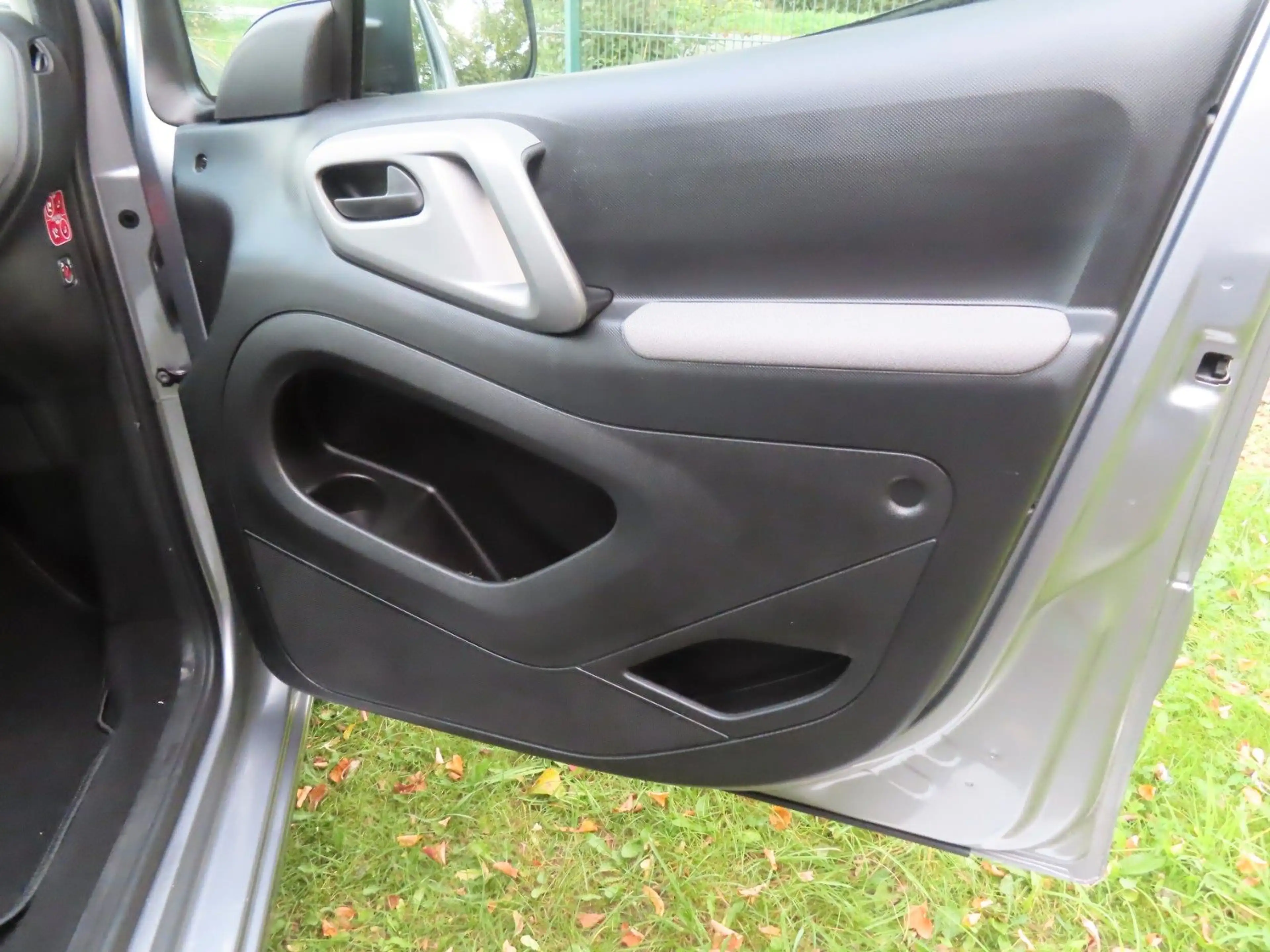 Citroen Berlingo Multivan 1. Hand-Navi-4 Zylinder 88 KW — photo 12