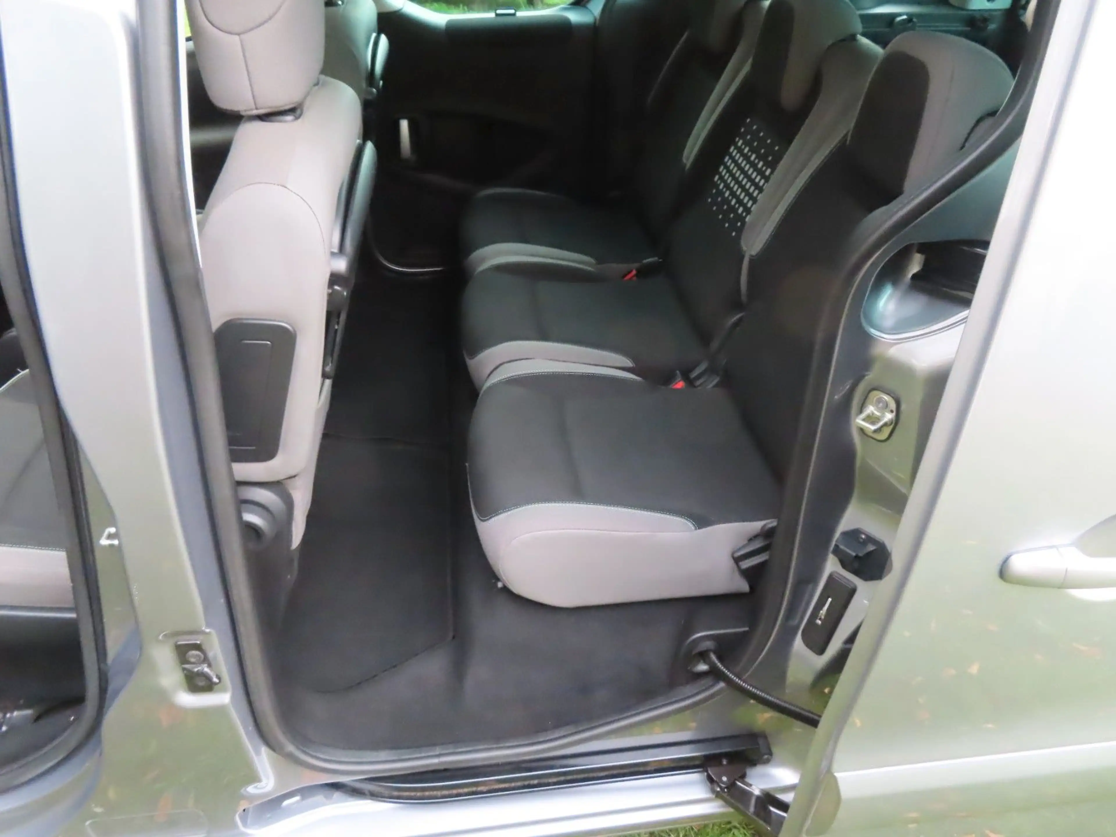 Citroen Berlingo Multivan 1. Hand-Navi-4 Zylinder 88 KW — photo 14