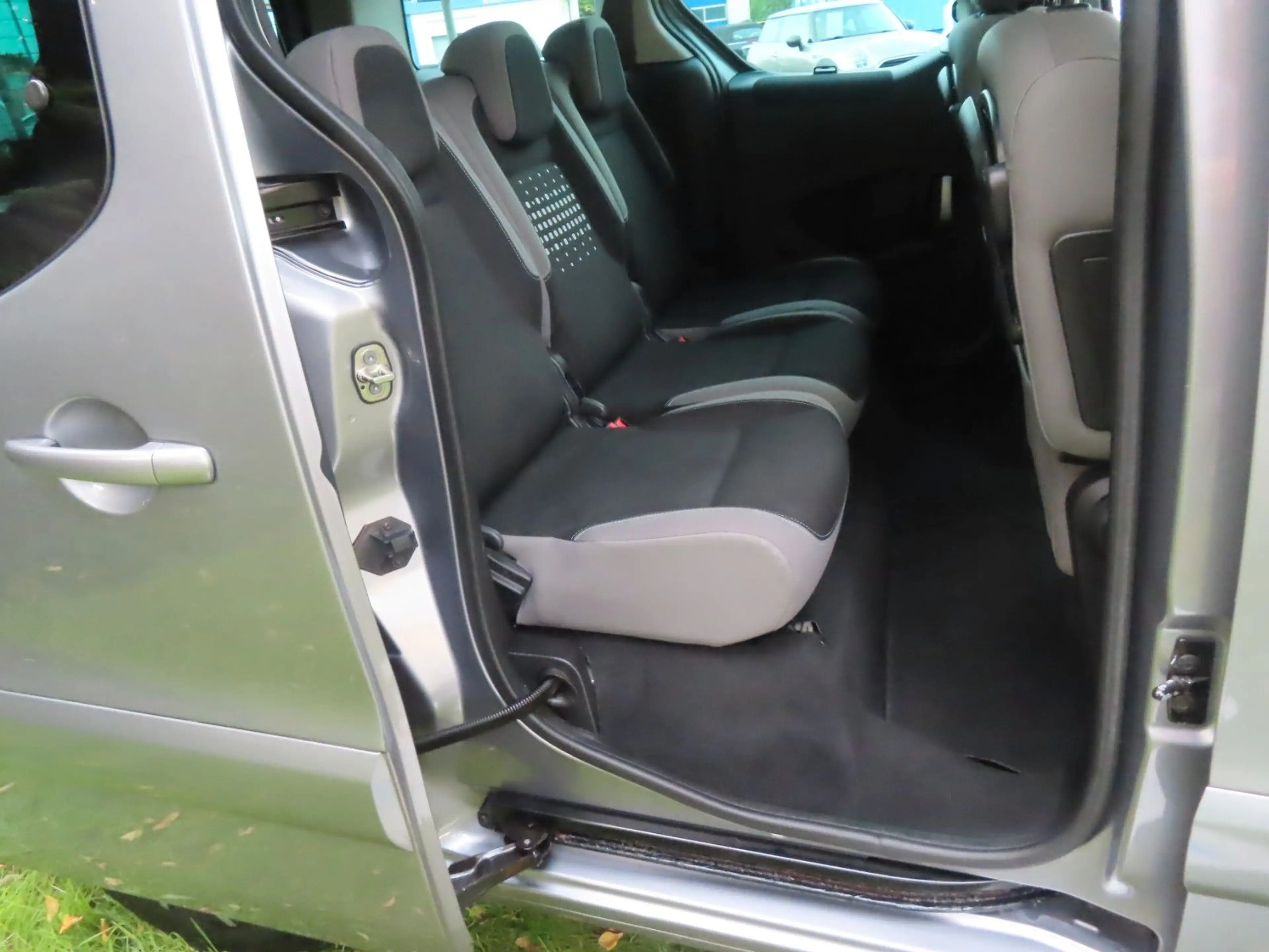 Citroen Berlingo Multivan 1. Hand-Navi-4 Zylinder 88 KW — photo 15