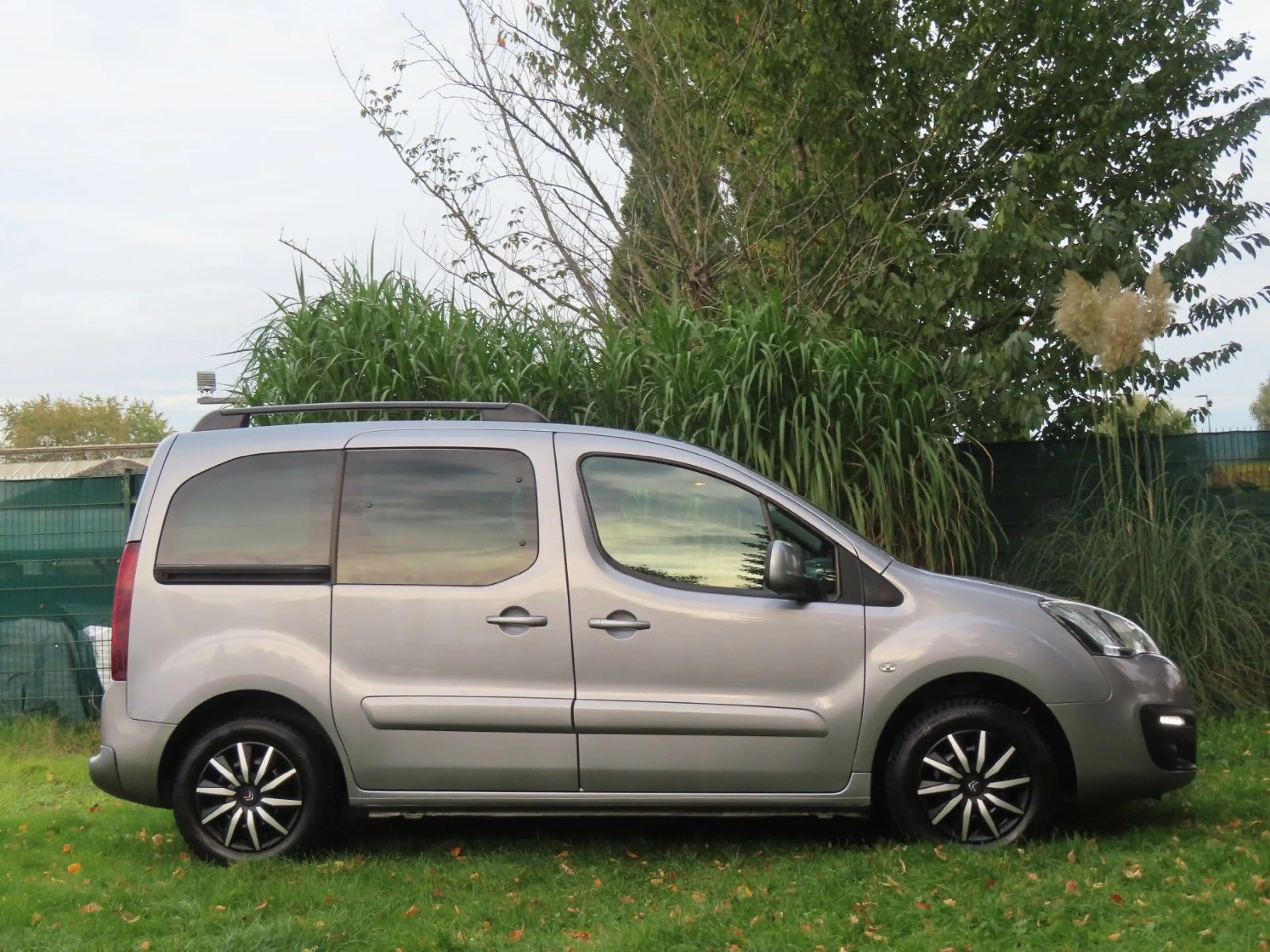 Citroen Berlingo Multivan 1. Hand-Navi-4 Zylinder 88 KW — photo 5